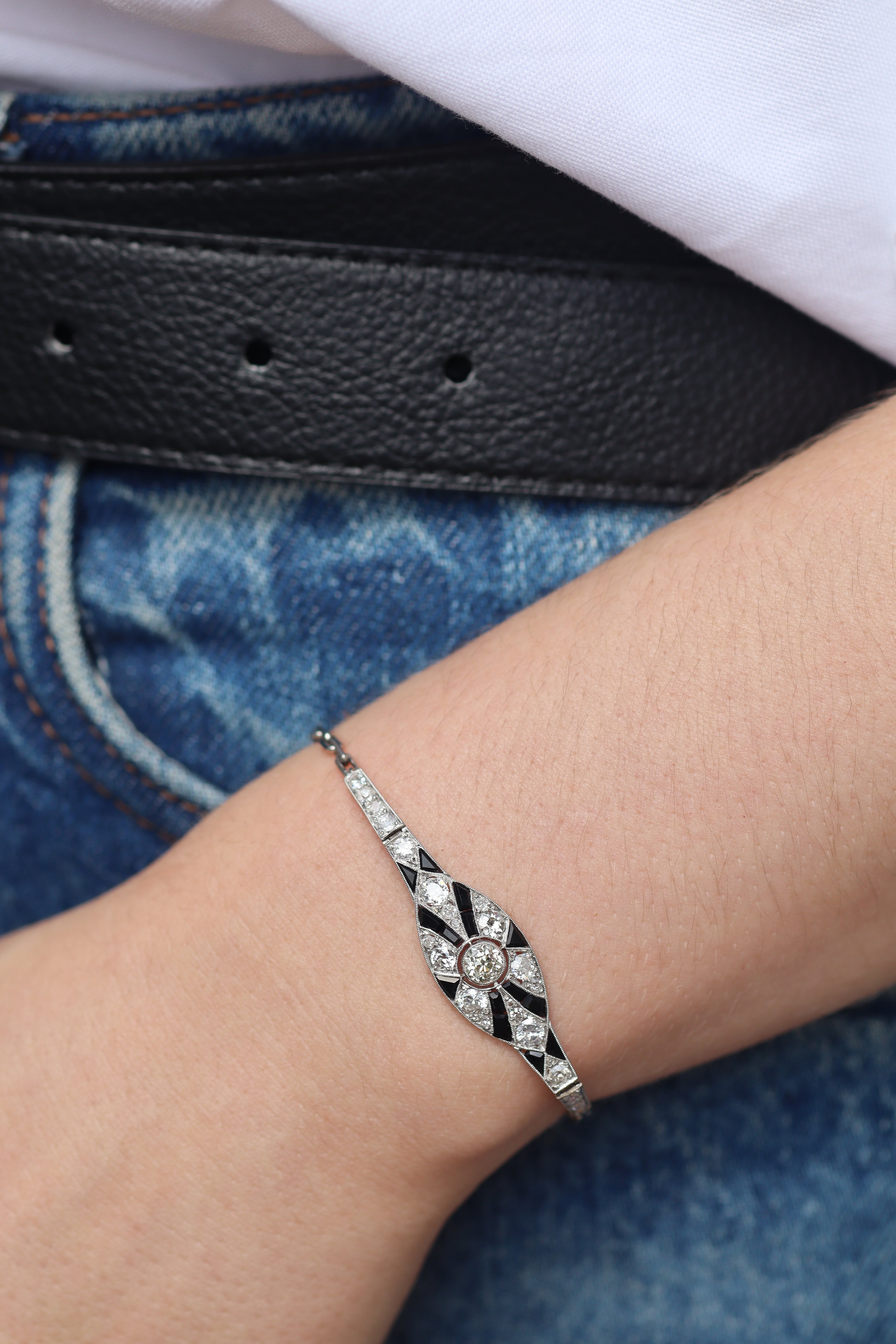 ANTIQUE with gemstone