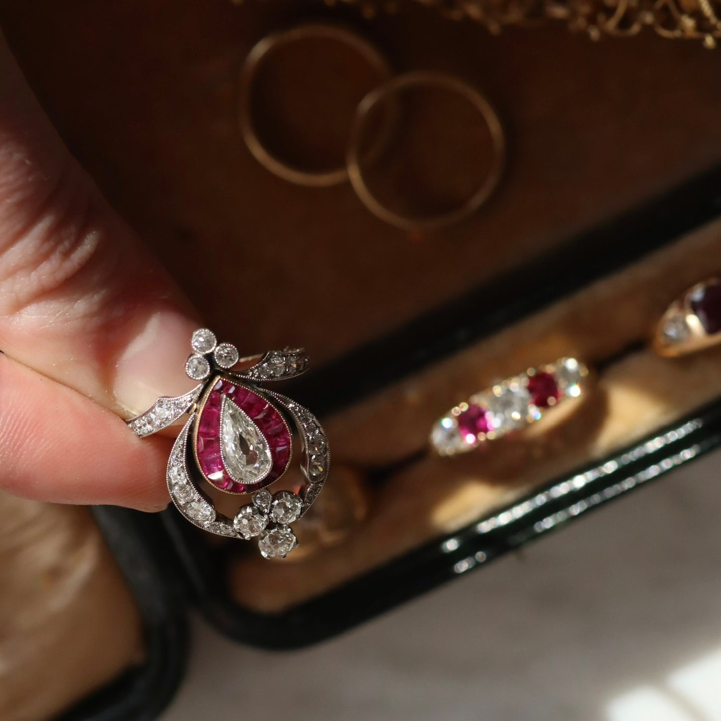 ANTIQUE diamond engagement ring