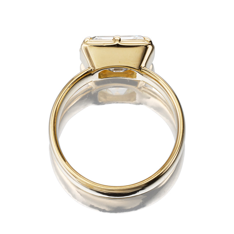 j-k-l color, vs clarity diamond in yellow gold setting