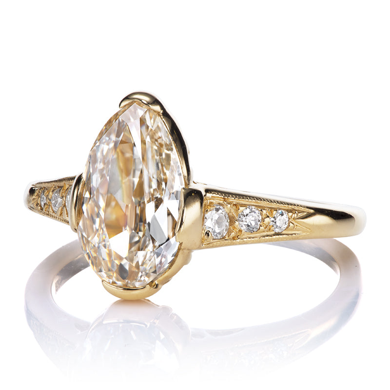 1.55ct Pear Diamond diamond engagement ring