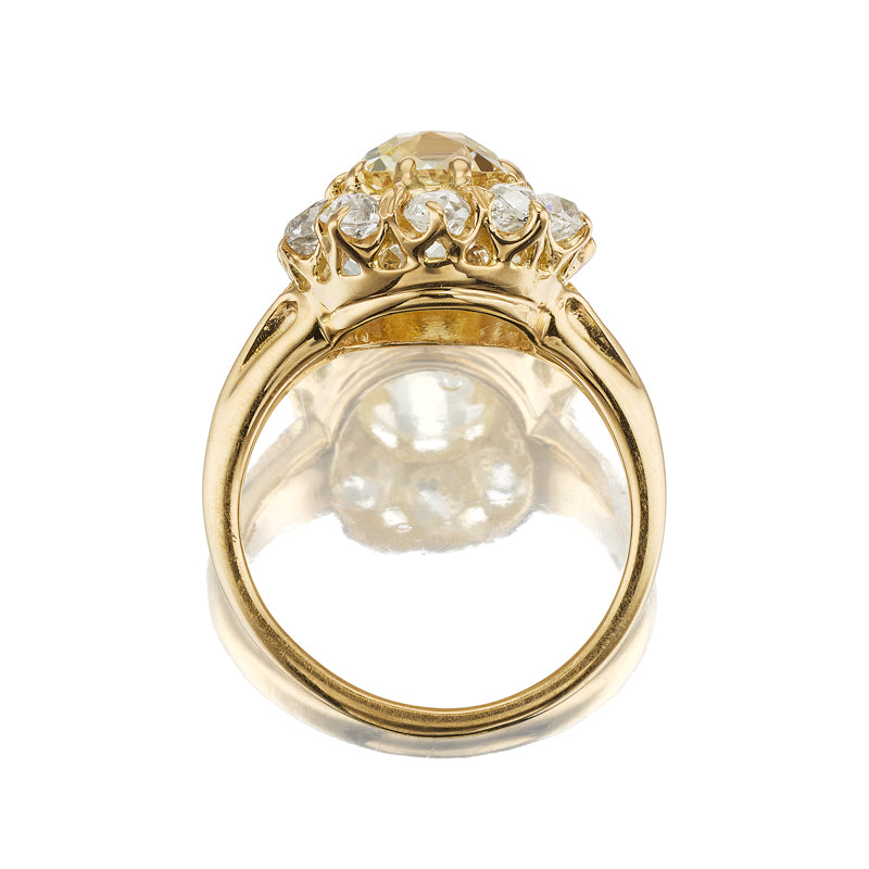 m-z color, vs clarity diamond in yellow gold setting