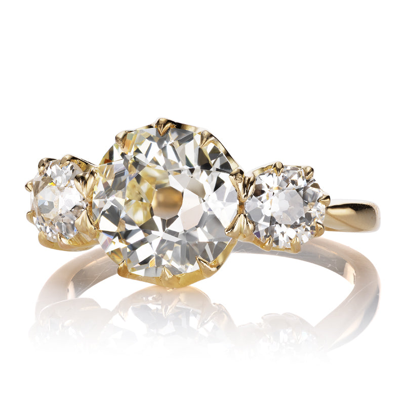 2-3 Carats vintage engagement ring