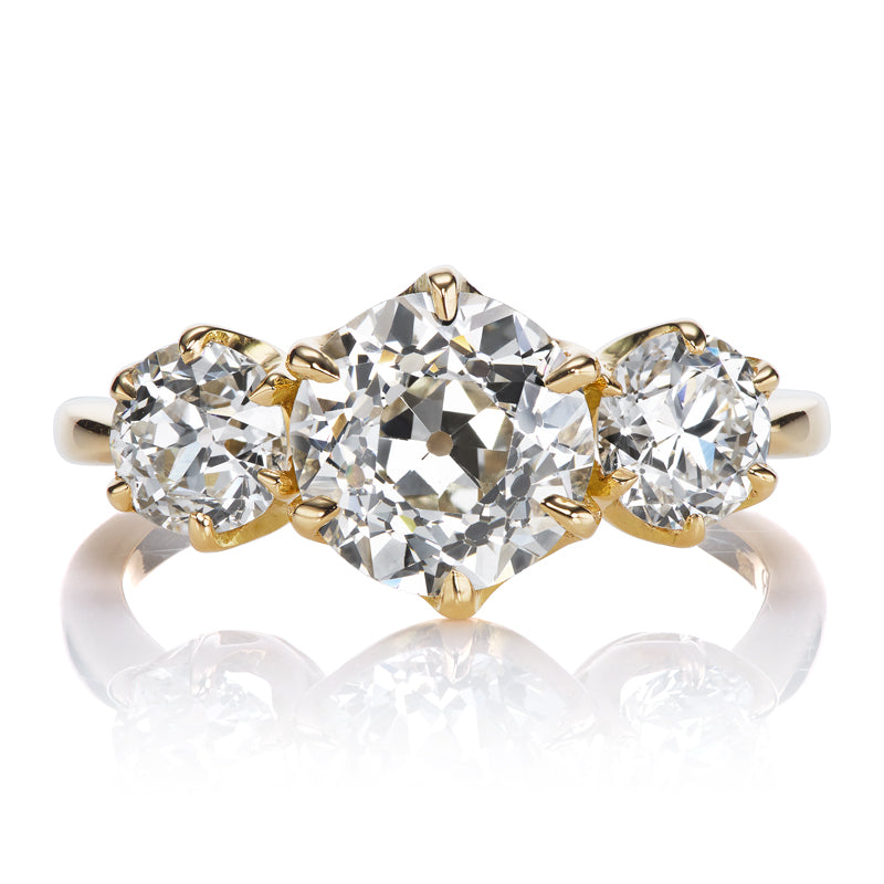 Three Stone Old European Cut Diamonds in 18kt Yellow Gold 