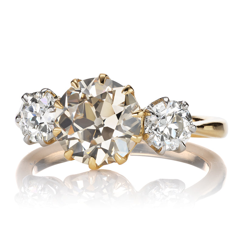 2-3 Carats vintage engagement ring