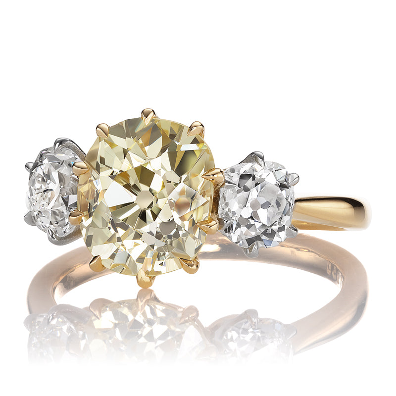2-3 Carats vintage engagement ring