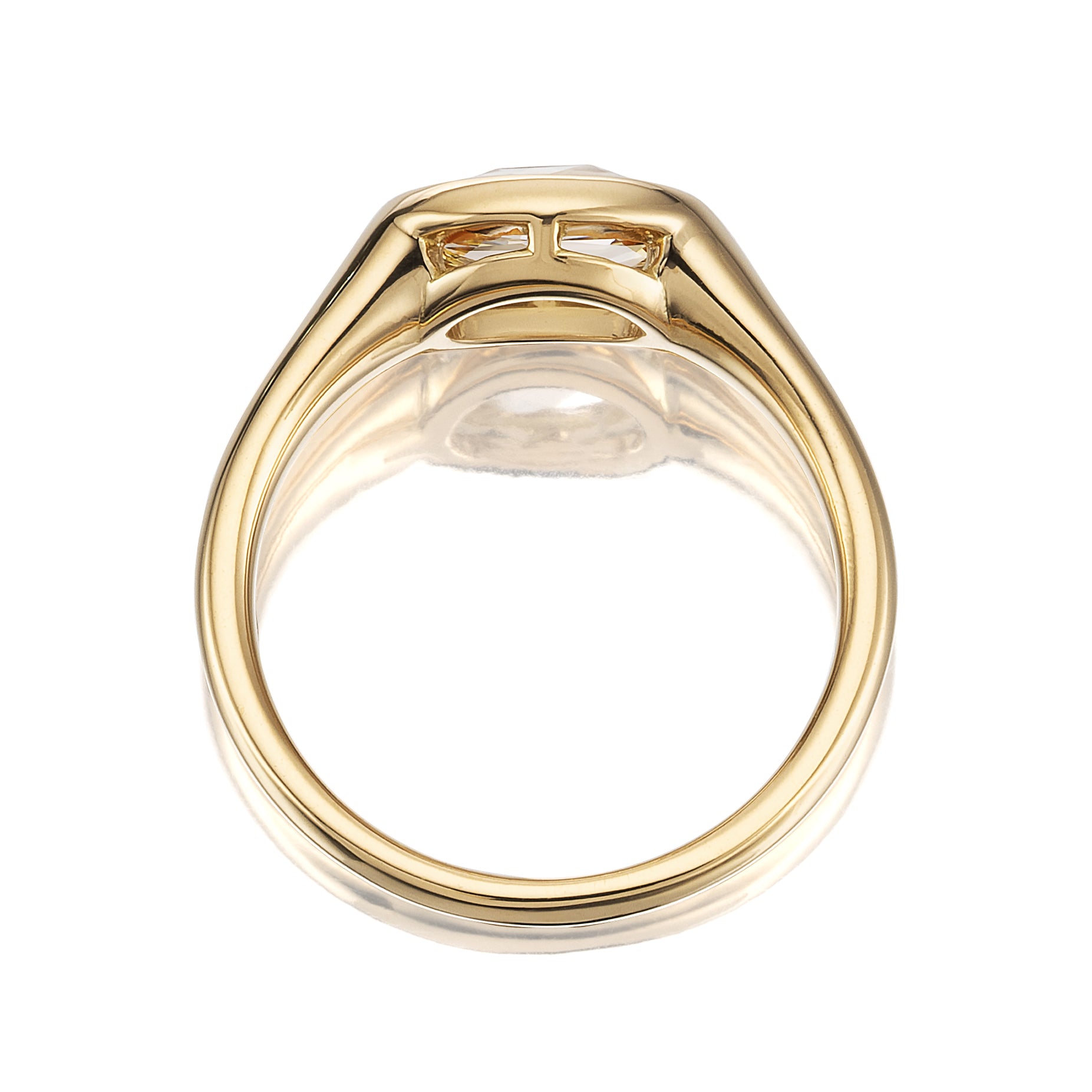fancy color, vs clarity diamond in yellow gold setting