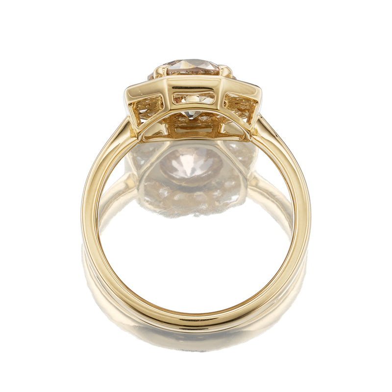 fancy color, si-i clarity diamond in yellow gold setting