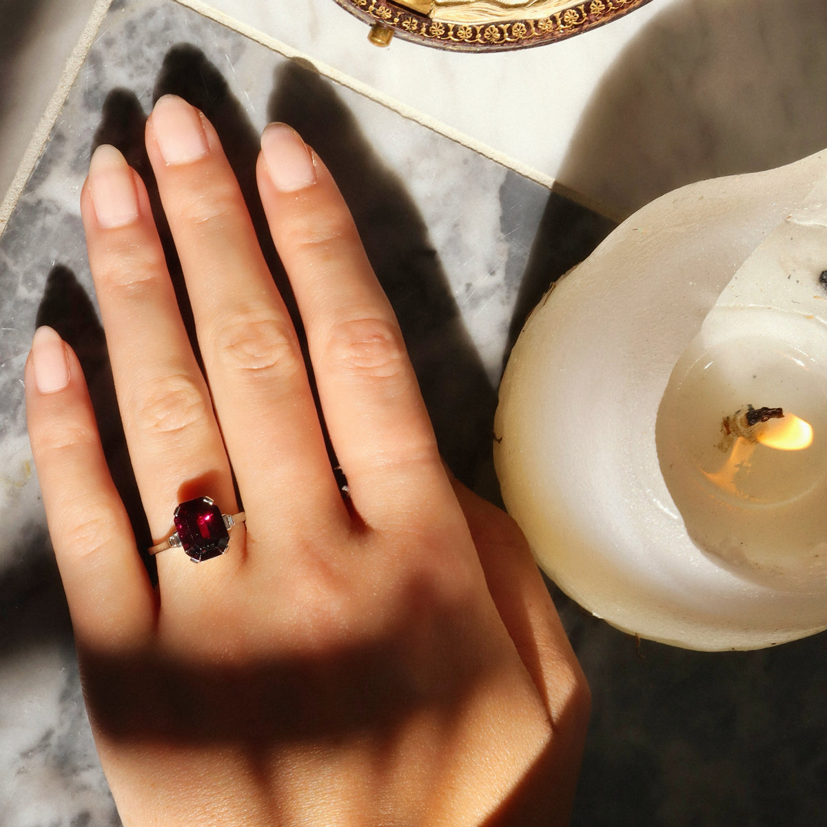 VINTAGE with gemstone