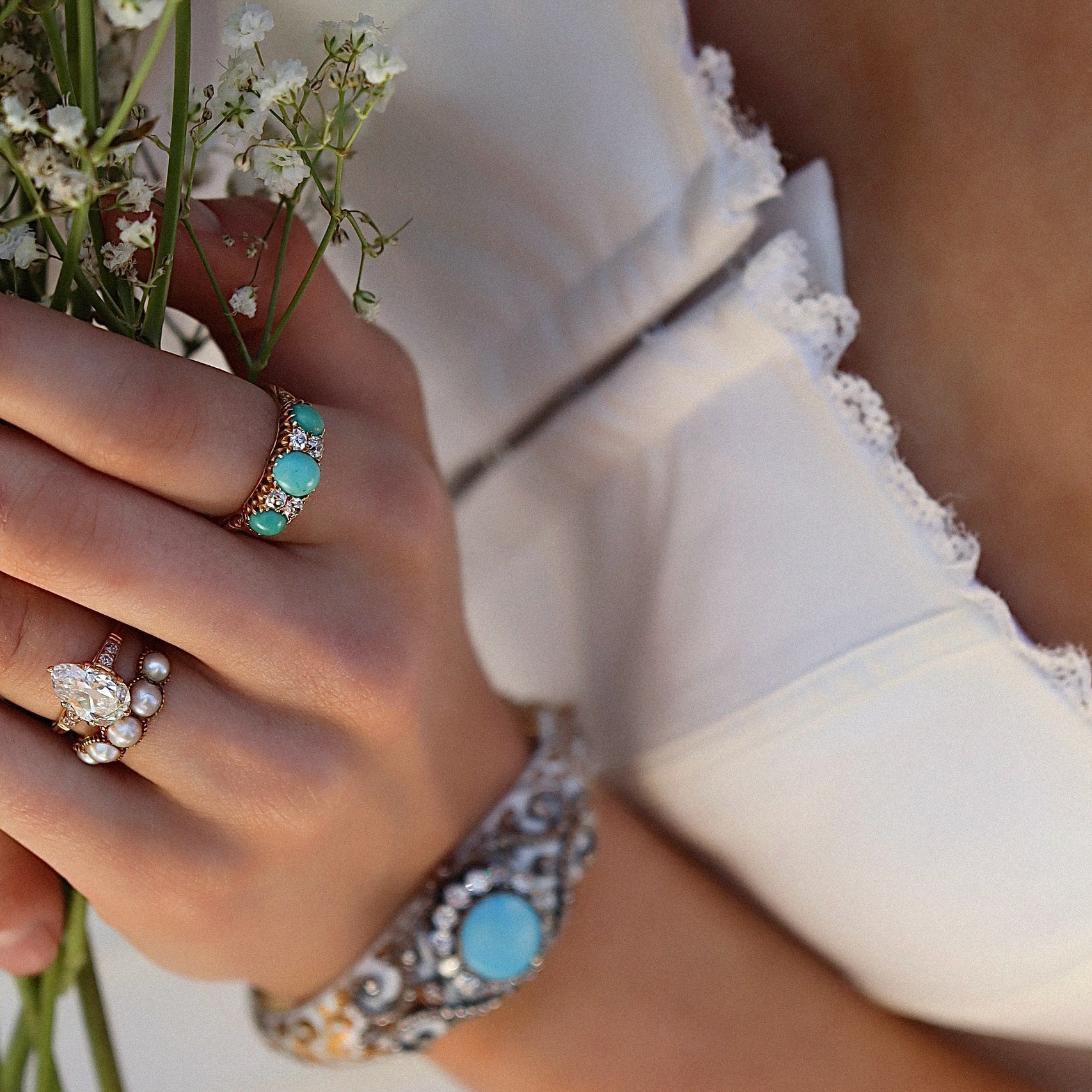 ANTIQUE diamond engagement ring with gemstone