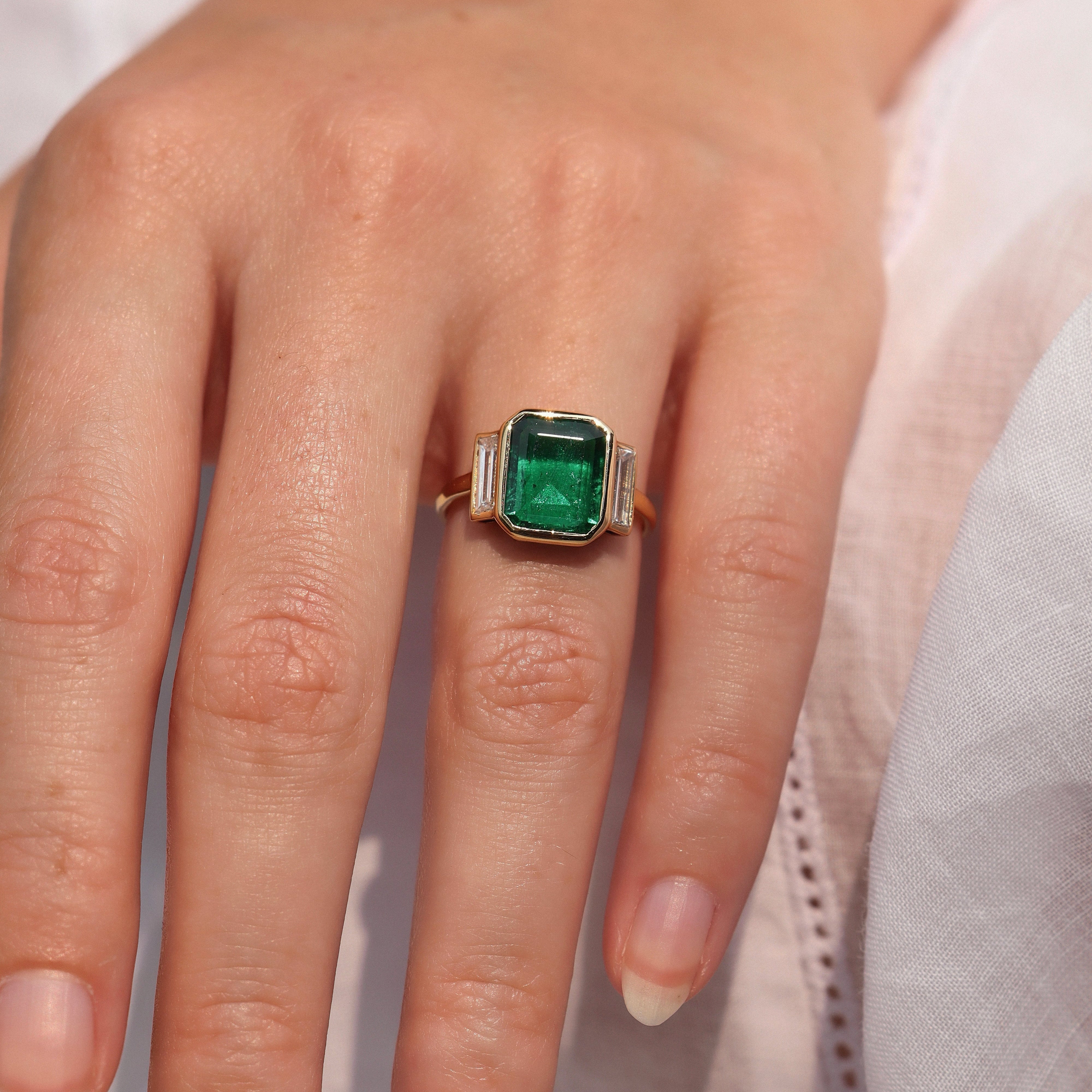 AB MADE engagement ring with gemstone