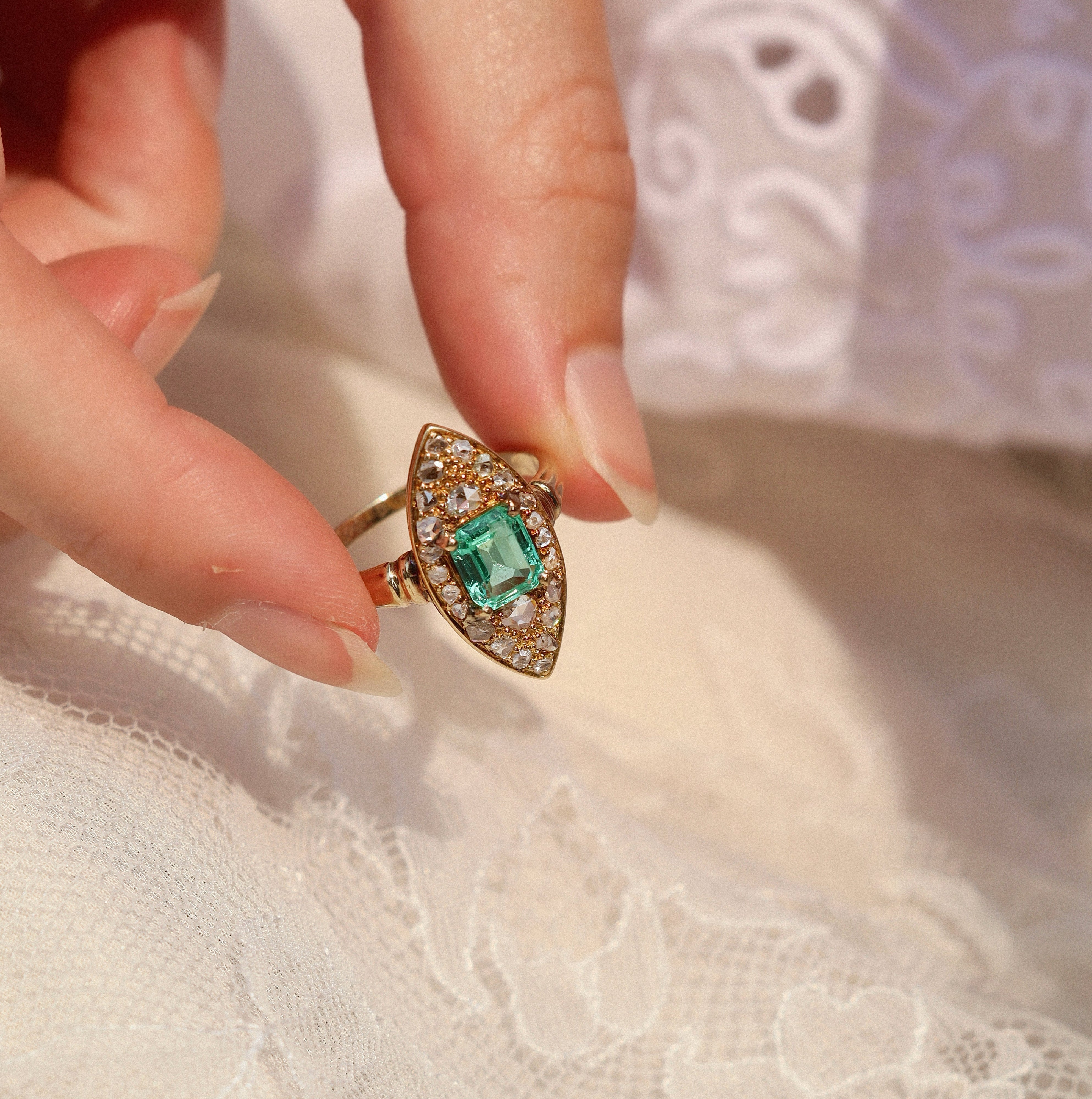 ANTIQUE diamond engagement ring with gemstone