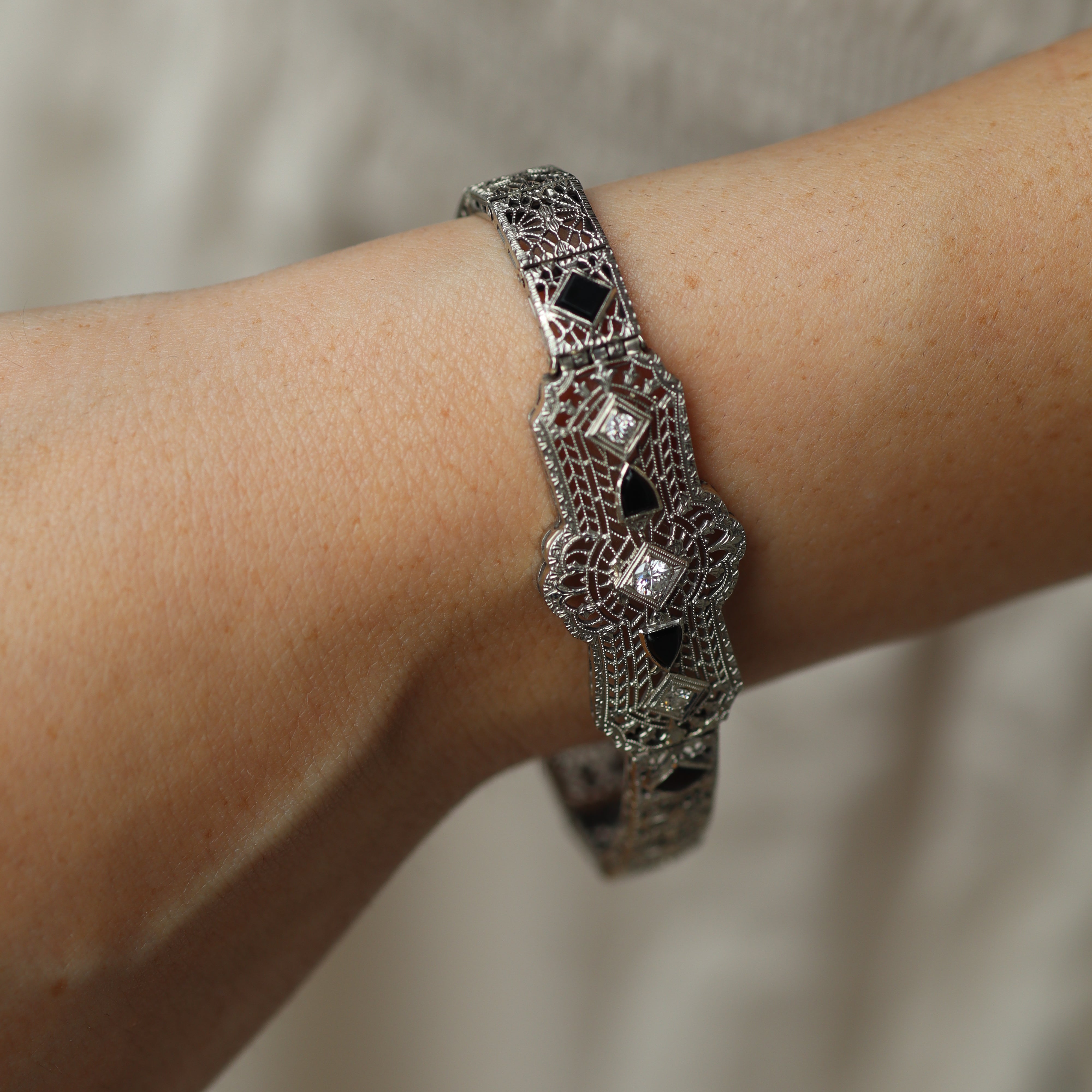 ANTIQUE diamond with gemstone