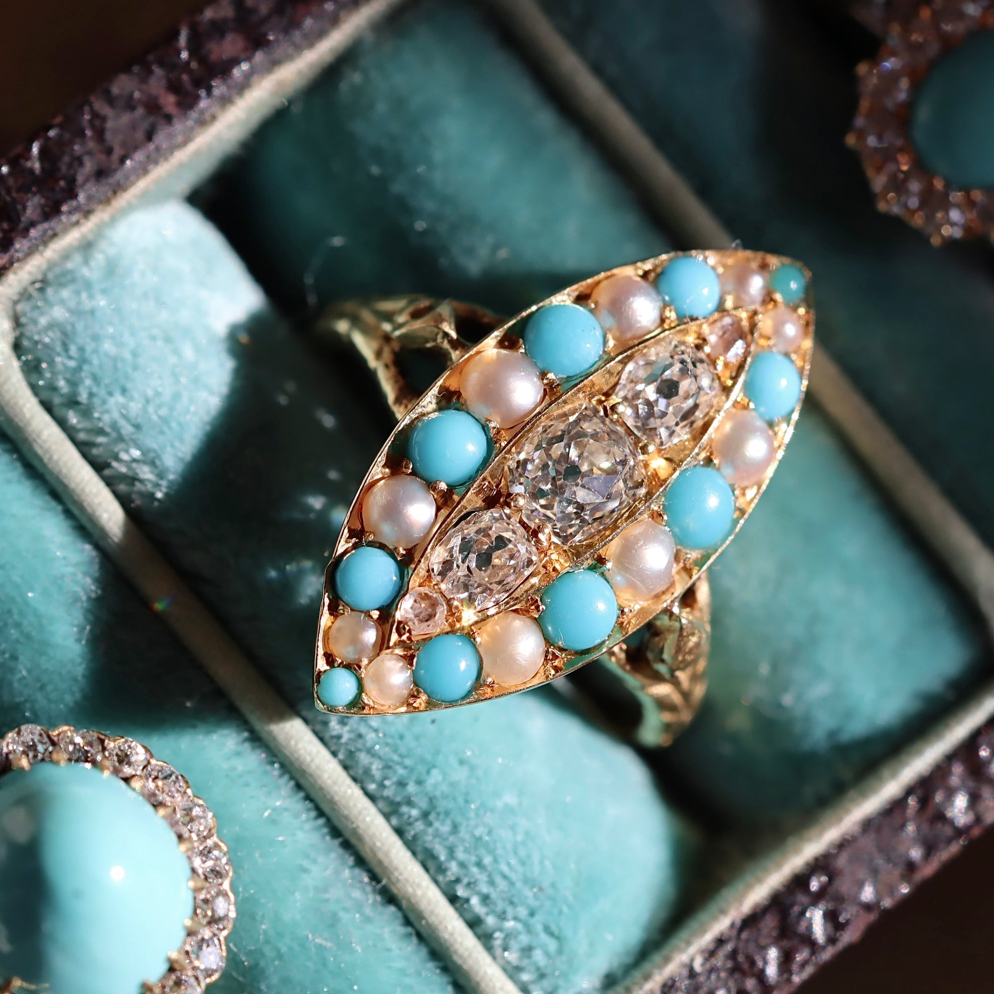 ANTIQUE diamond engagement ring with gemstone