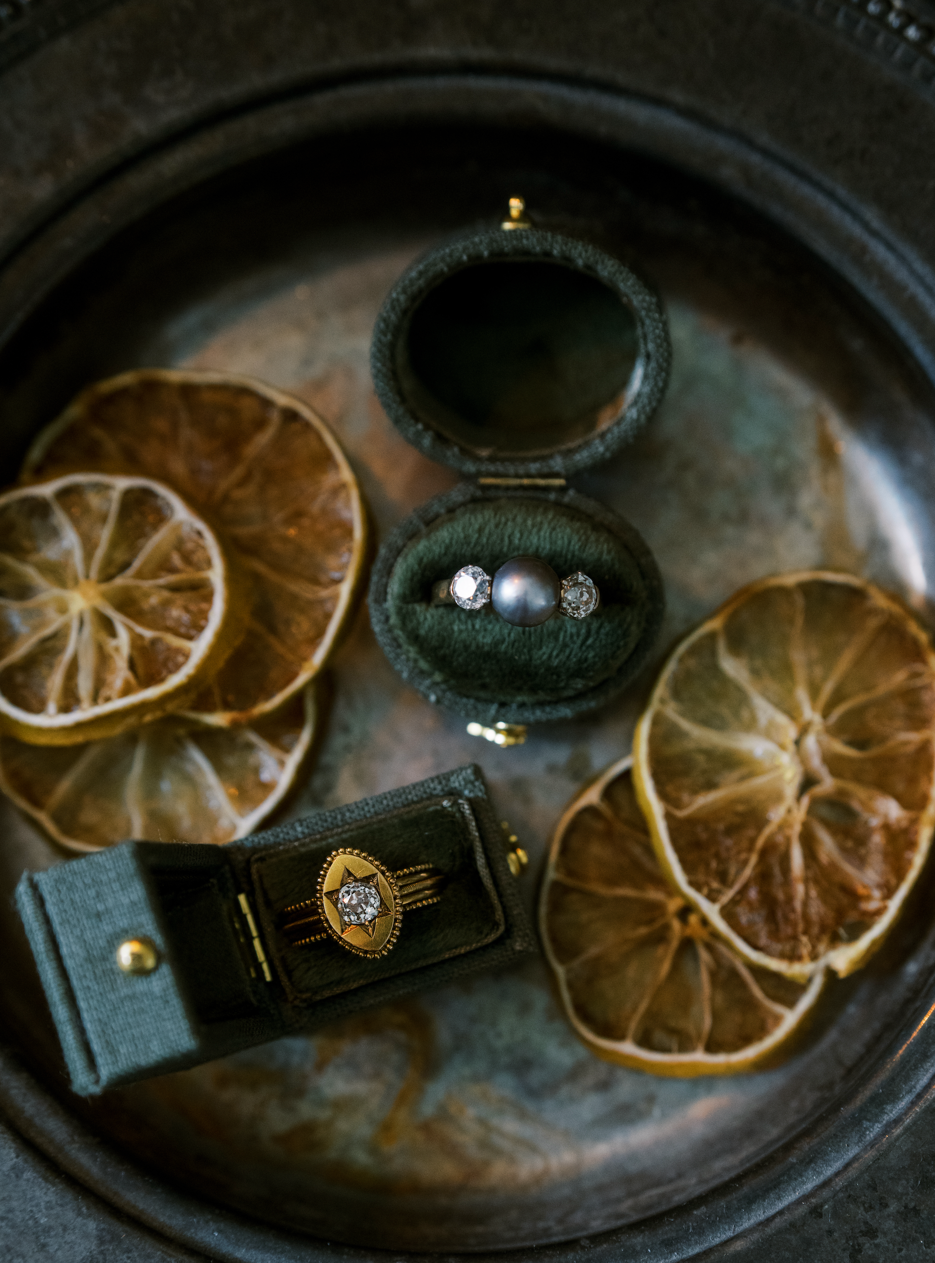 j-k-l color, si-i clarity diamond in yellow gold setting