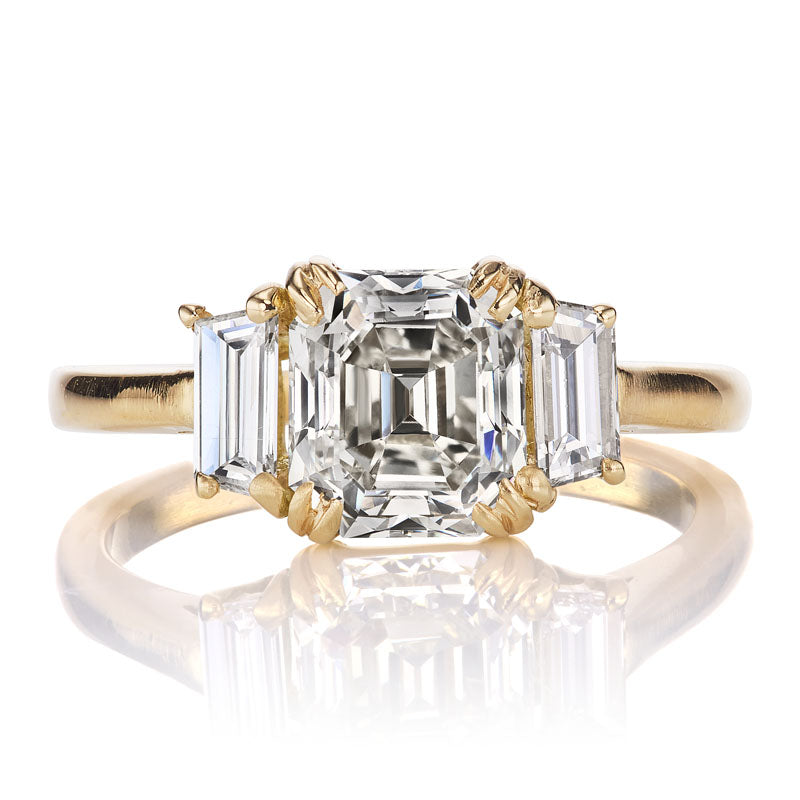 Asscher Cut Diamond with Trapezoids