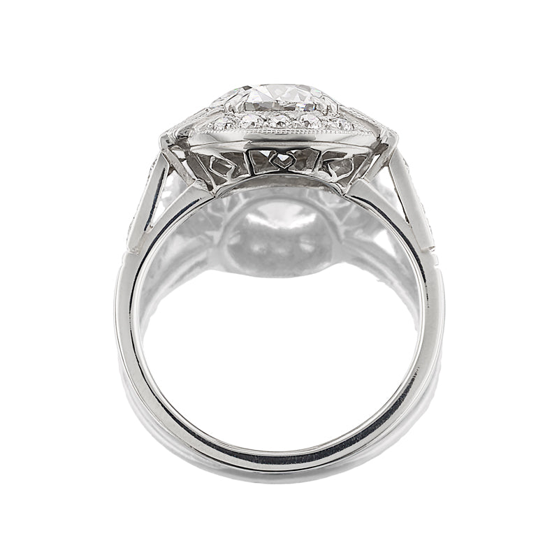 D-E-F color SI-I clarity diamond Engagement Rings