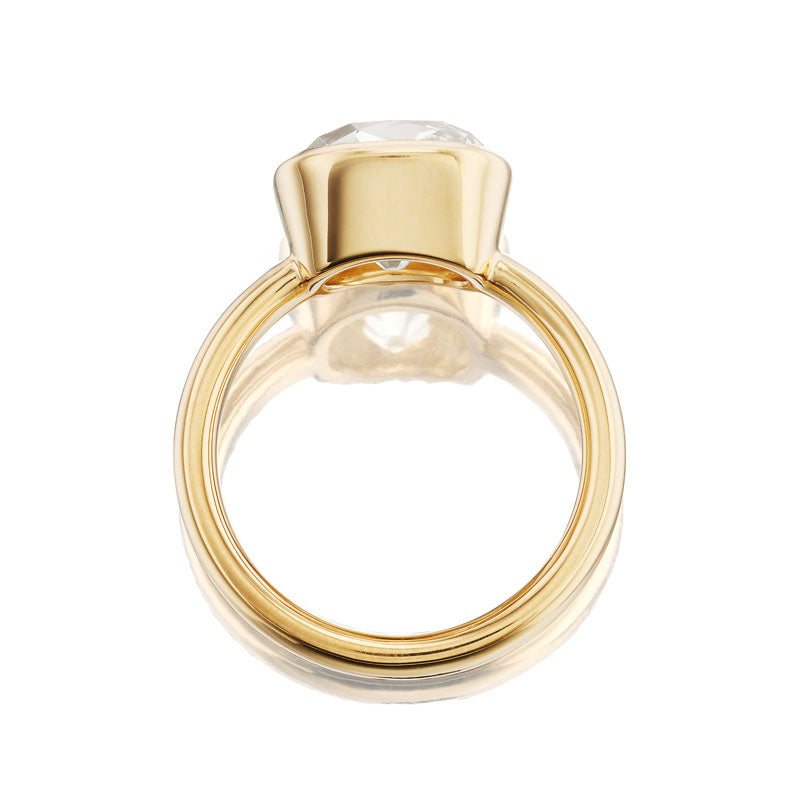 m-z color, si-i clarity diamond in yellow gold setting