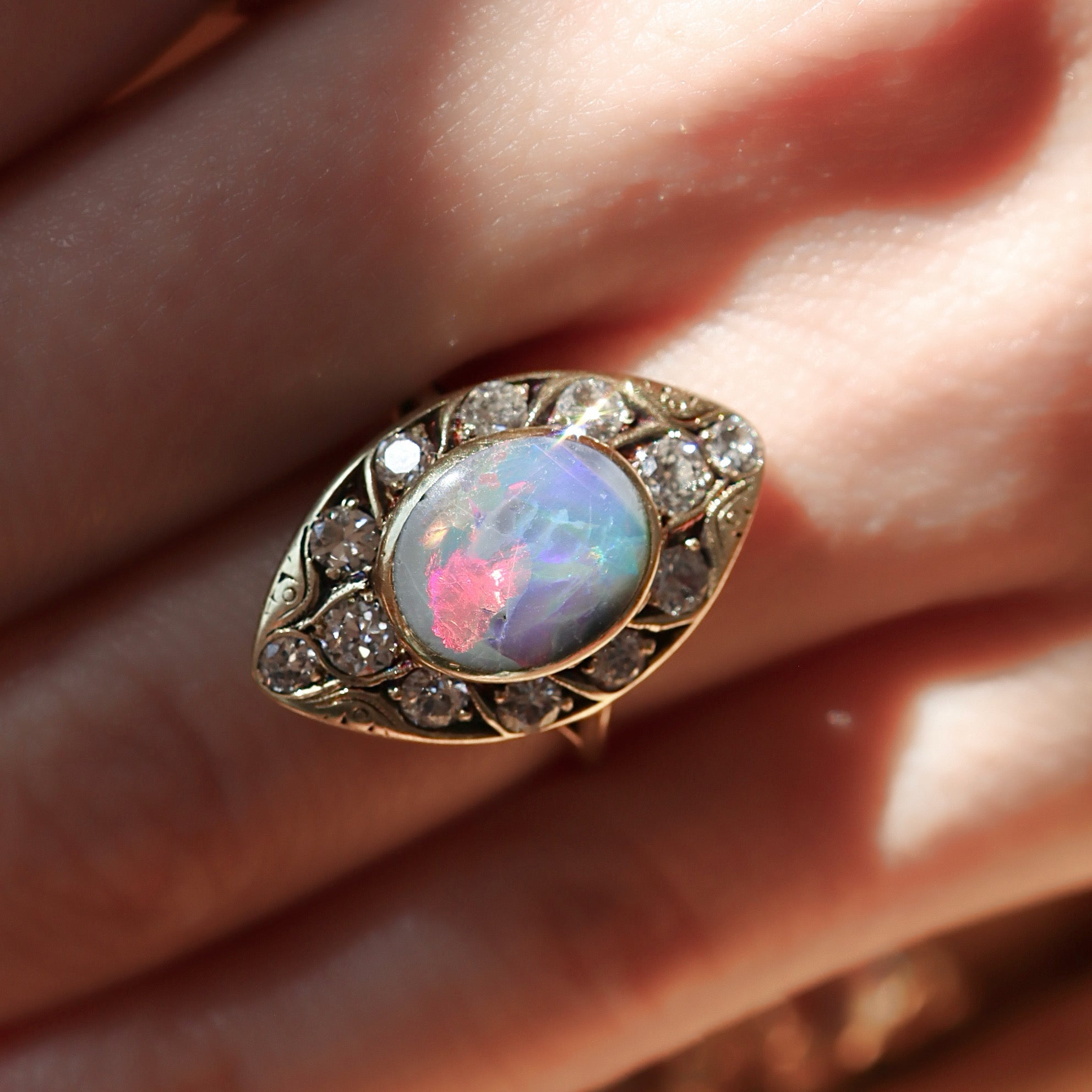 ANTIQUE diamond engagement ring with gemstone