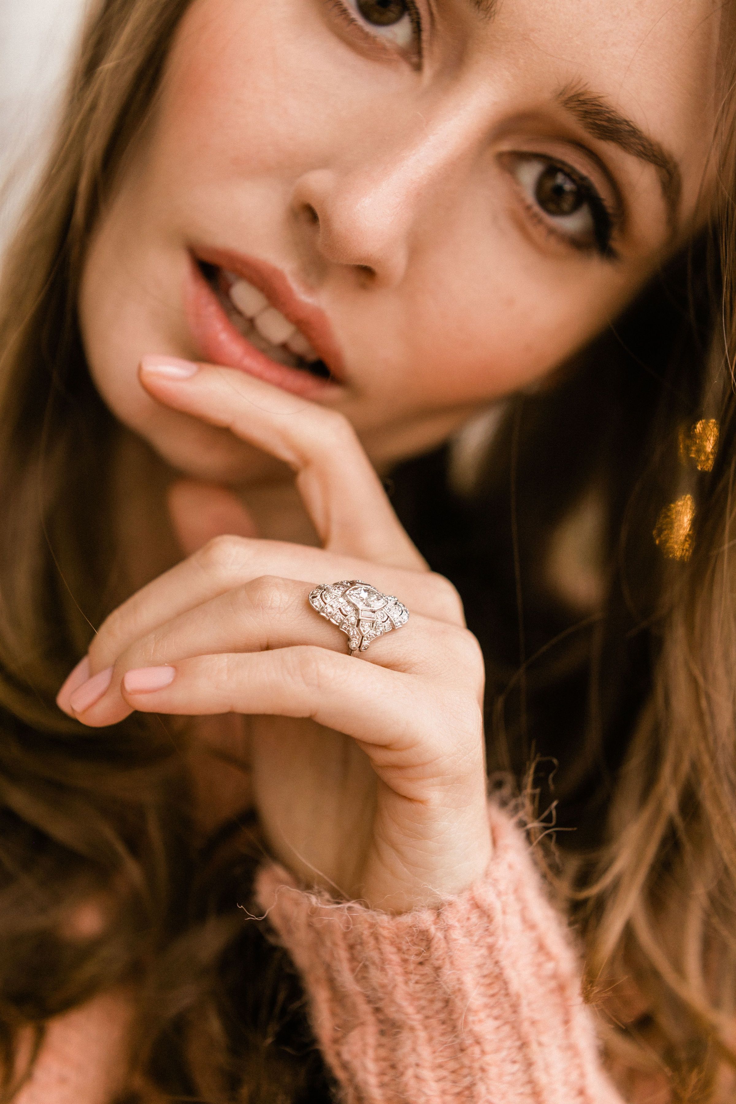 g-h-i color, si-i clarity in platinum setting