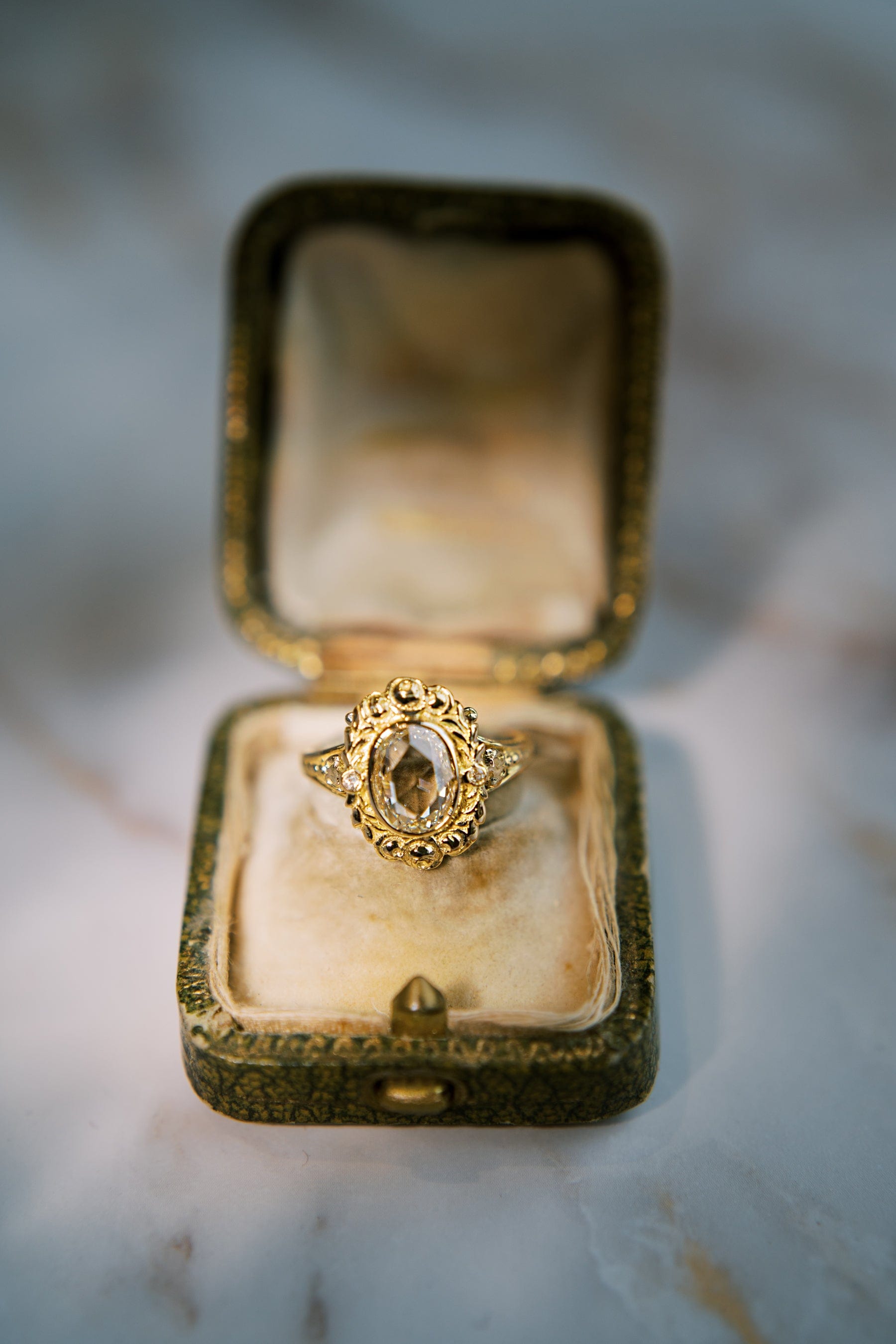 m-z color, vs clarity diamond in yellow gold setting