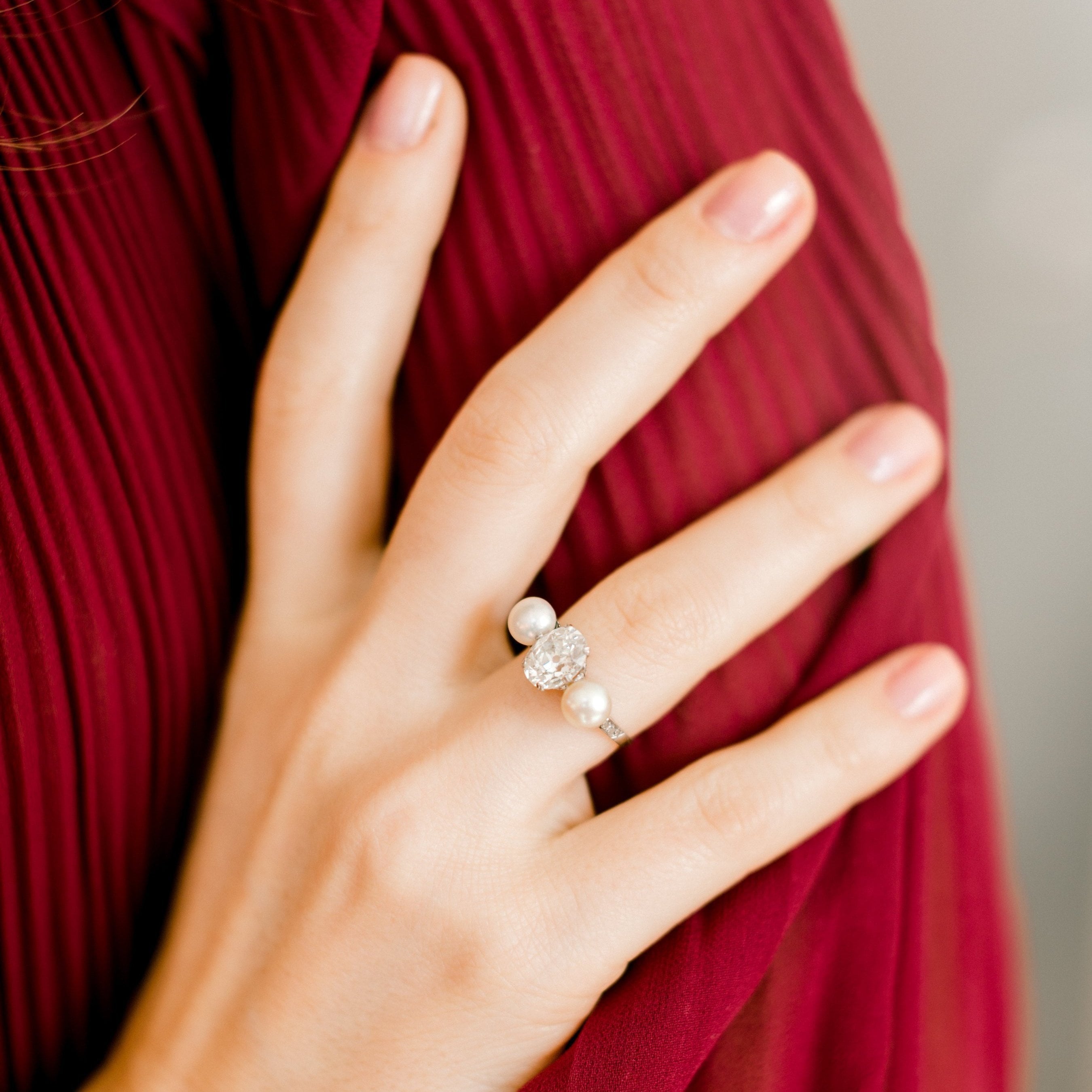 j-k-l color, si-i clarity in platinum setting