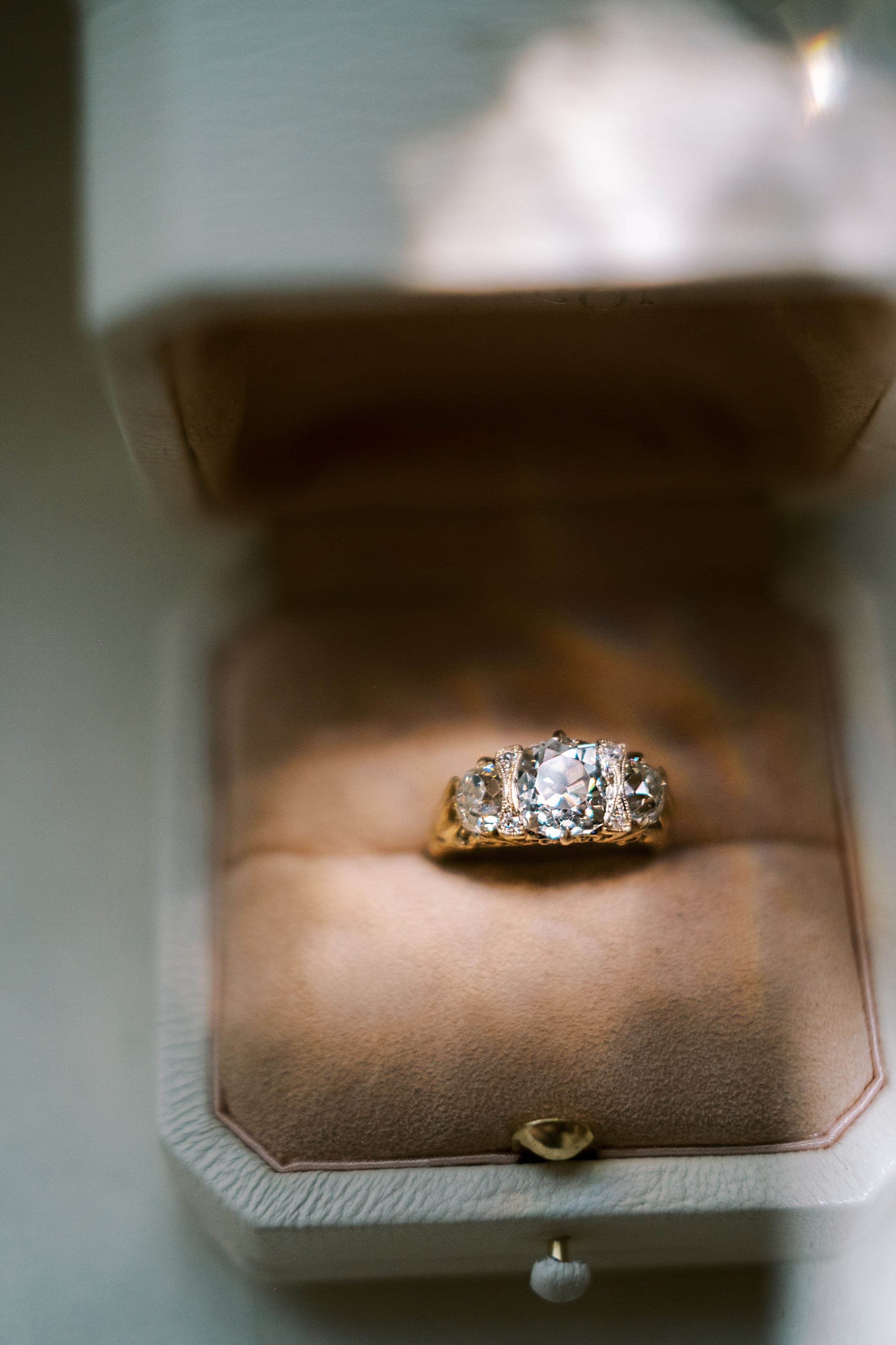 m-z color, vs clarity diamond in yellow gold setting