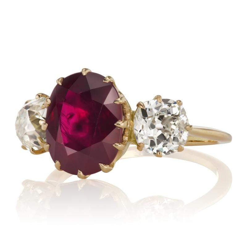 4.19ct Ruby engagement ring with gemstone