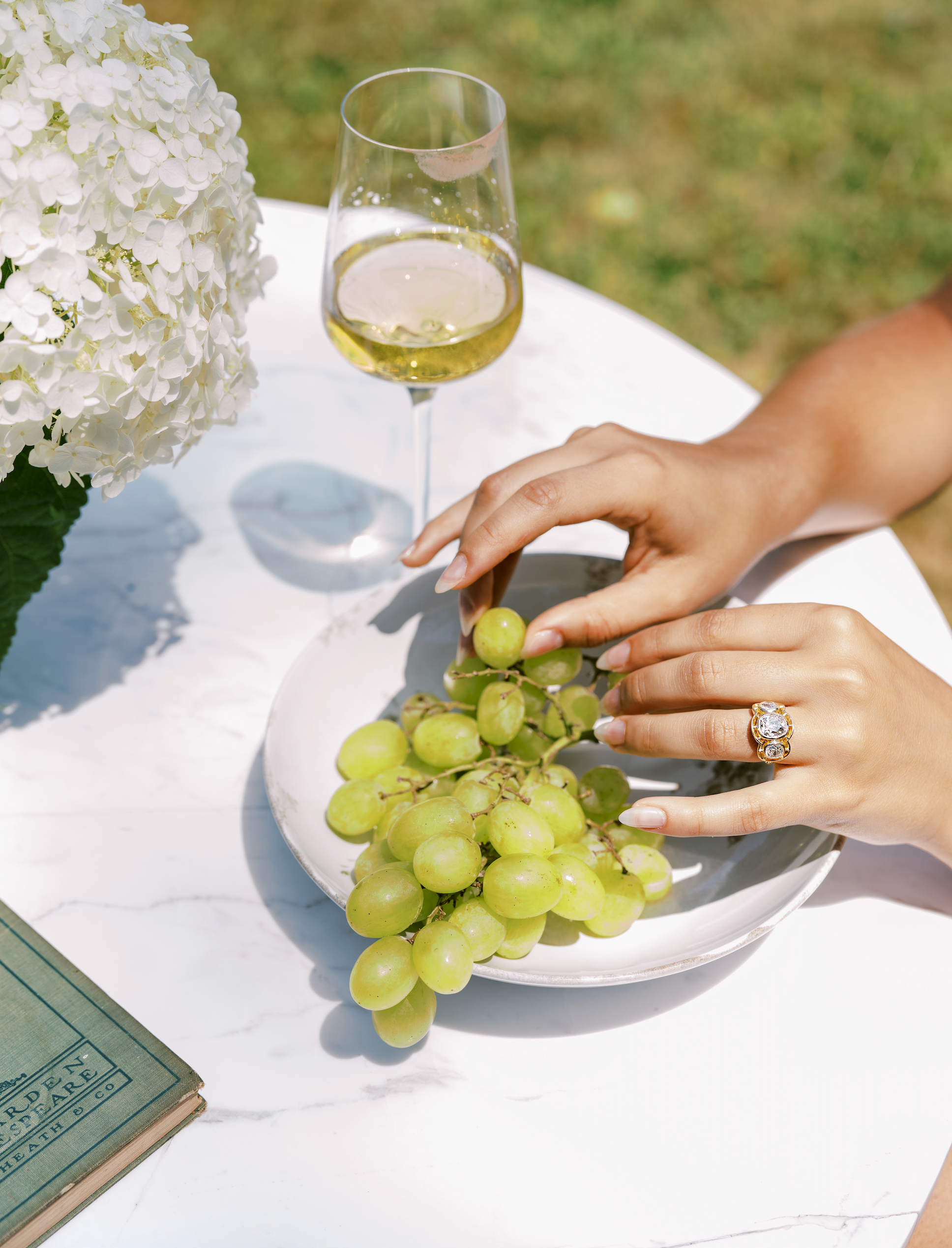 m-z color, si-i clarity diamond in yellow gold setting