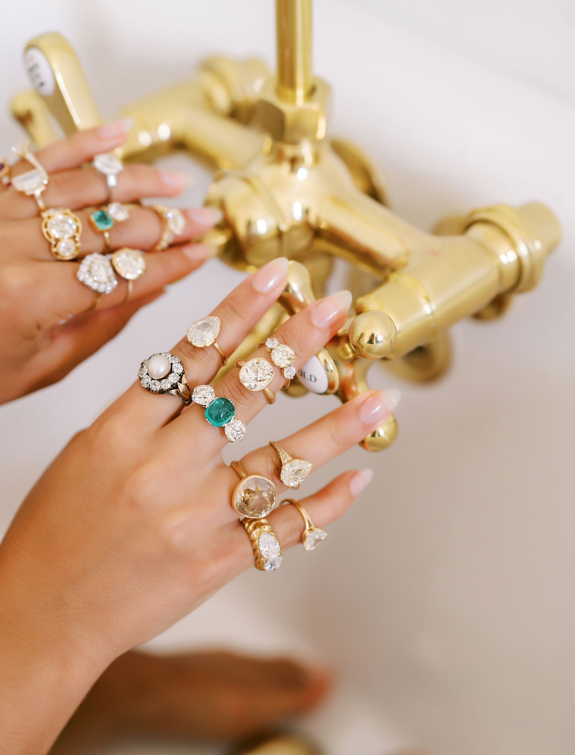 m-z color, vs clarity diamond in platinum setting