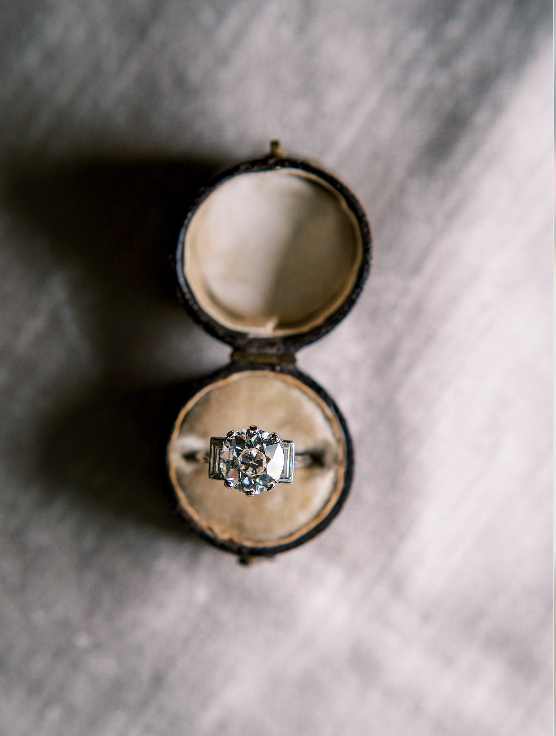 j-k-l color, si-i clarity diamond in platinum setting