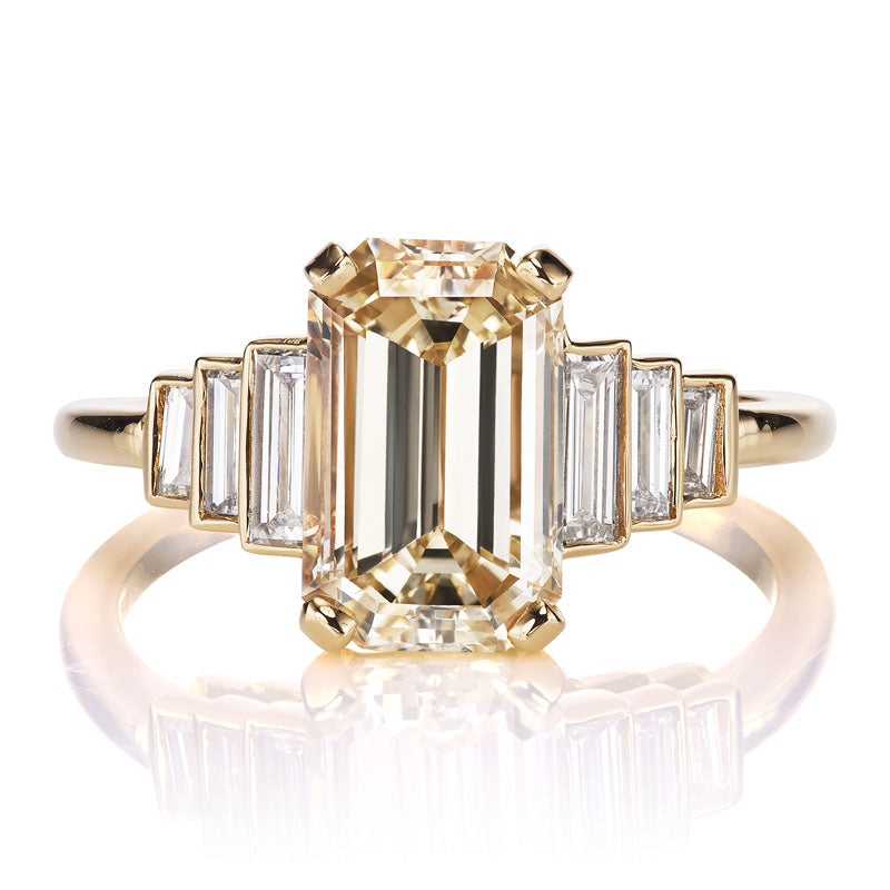 Chic 2.54ct Emerald Cut Diamond Engagement Ring - Baguette Side Stones