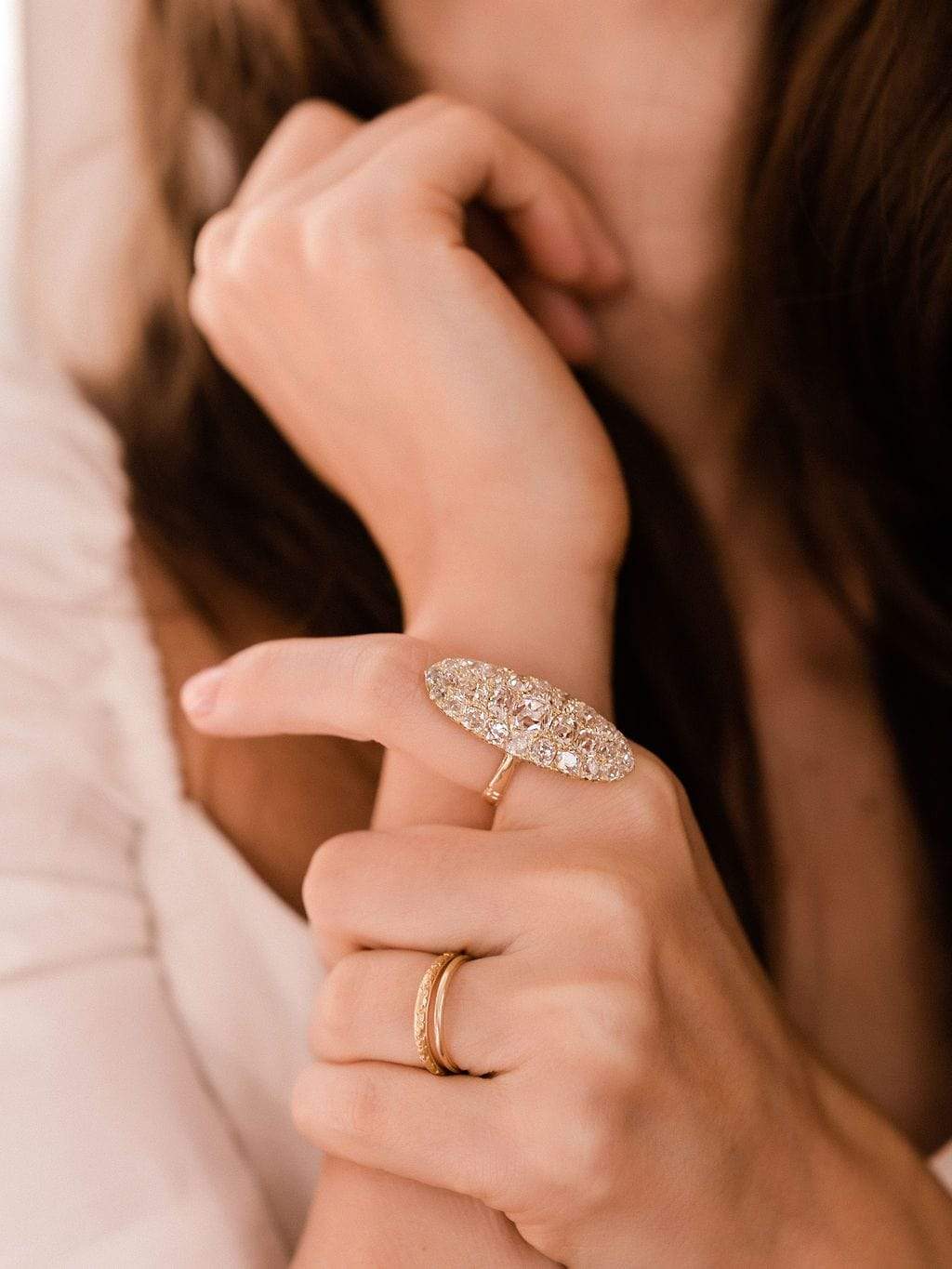 j-k-l color, vs clarity in yellow gold setting