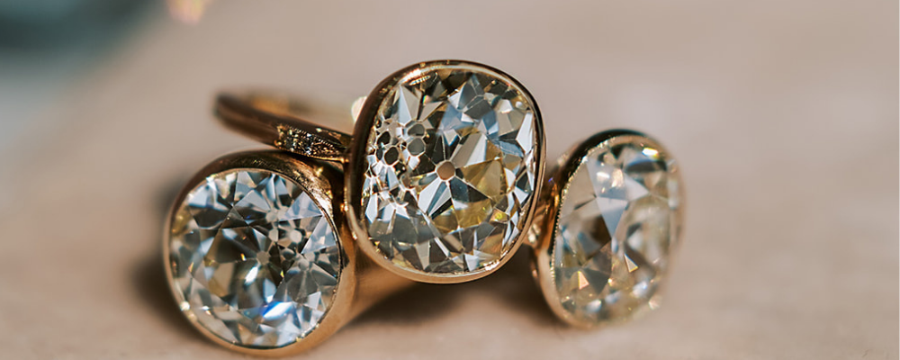 5 (Not Awkward) Tips and Tricks to Picking your Engagement Ring with your Partner