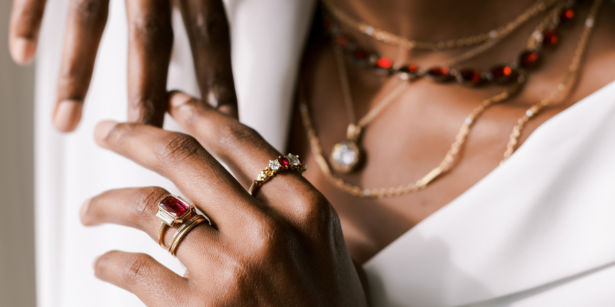 A Gift Guide for the Antique Lover: for Valentine's Day and Beyond