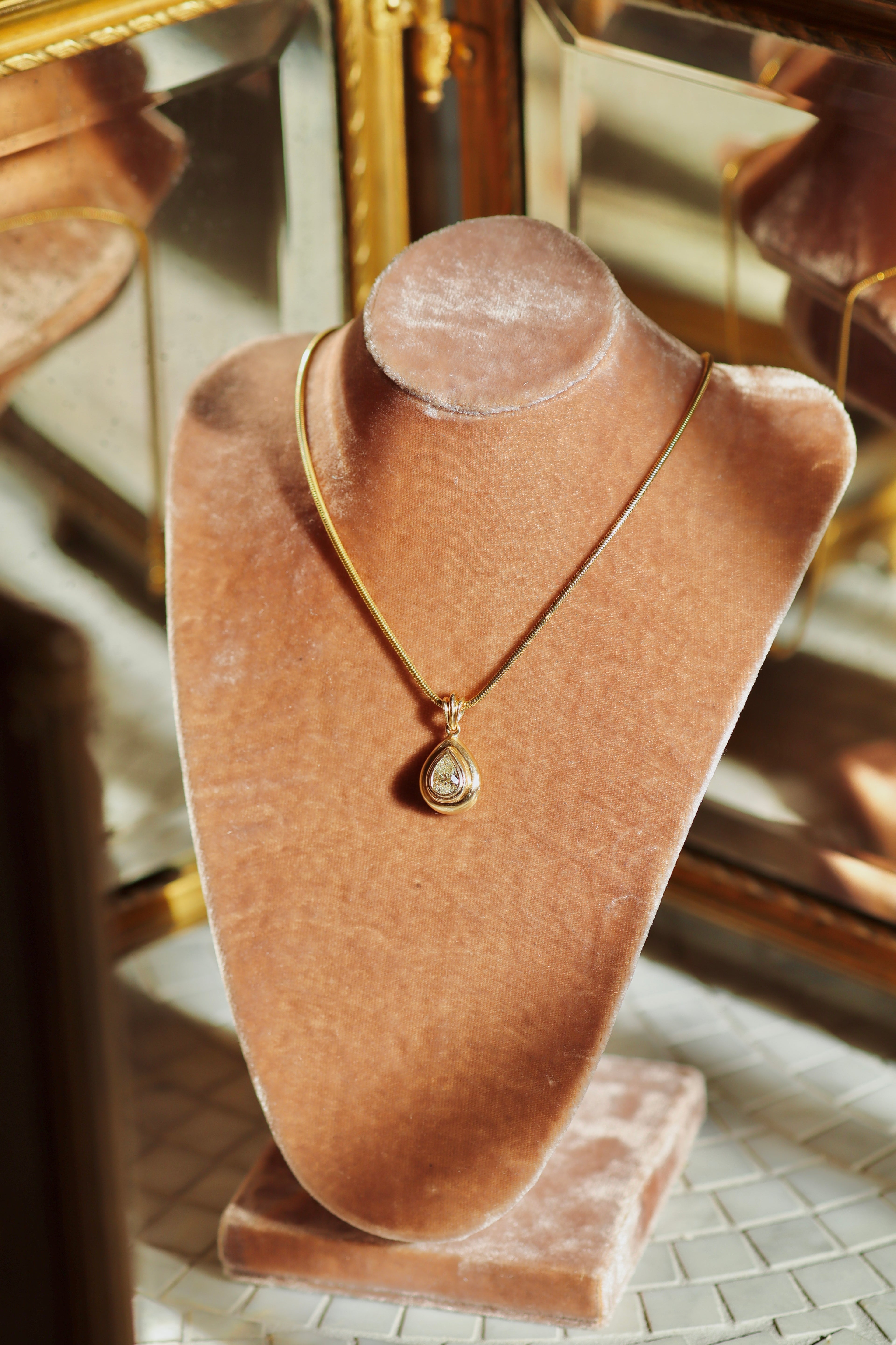 0.76ct Pear Cut Diamond Pendant diamond