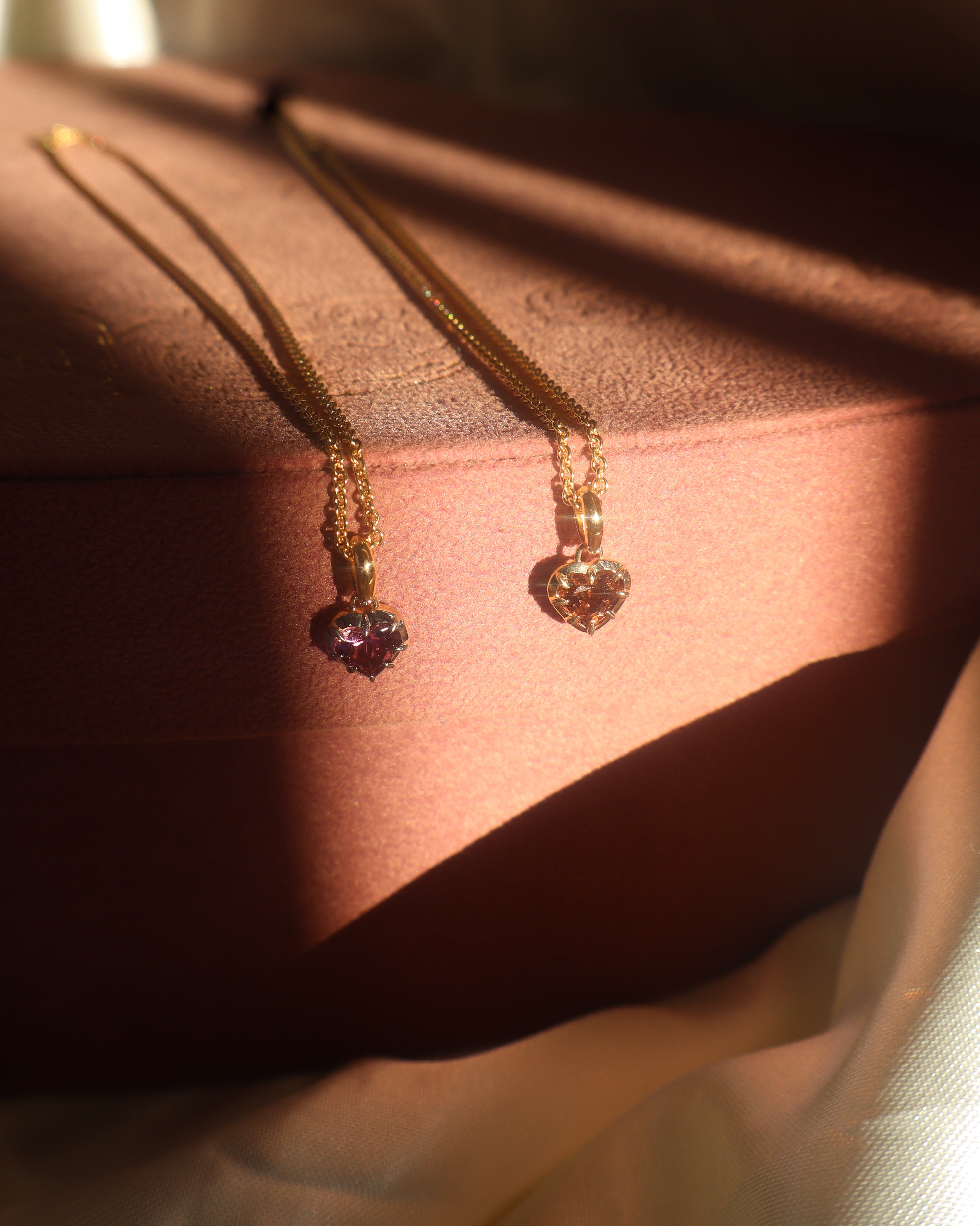 1-2 Carats gemstones  vintage engagement ring