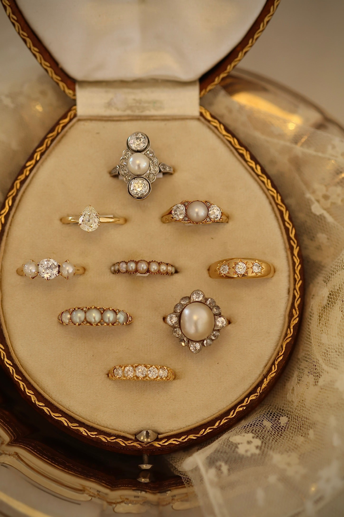 ANTIQUE diamond with gemstone