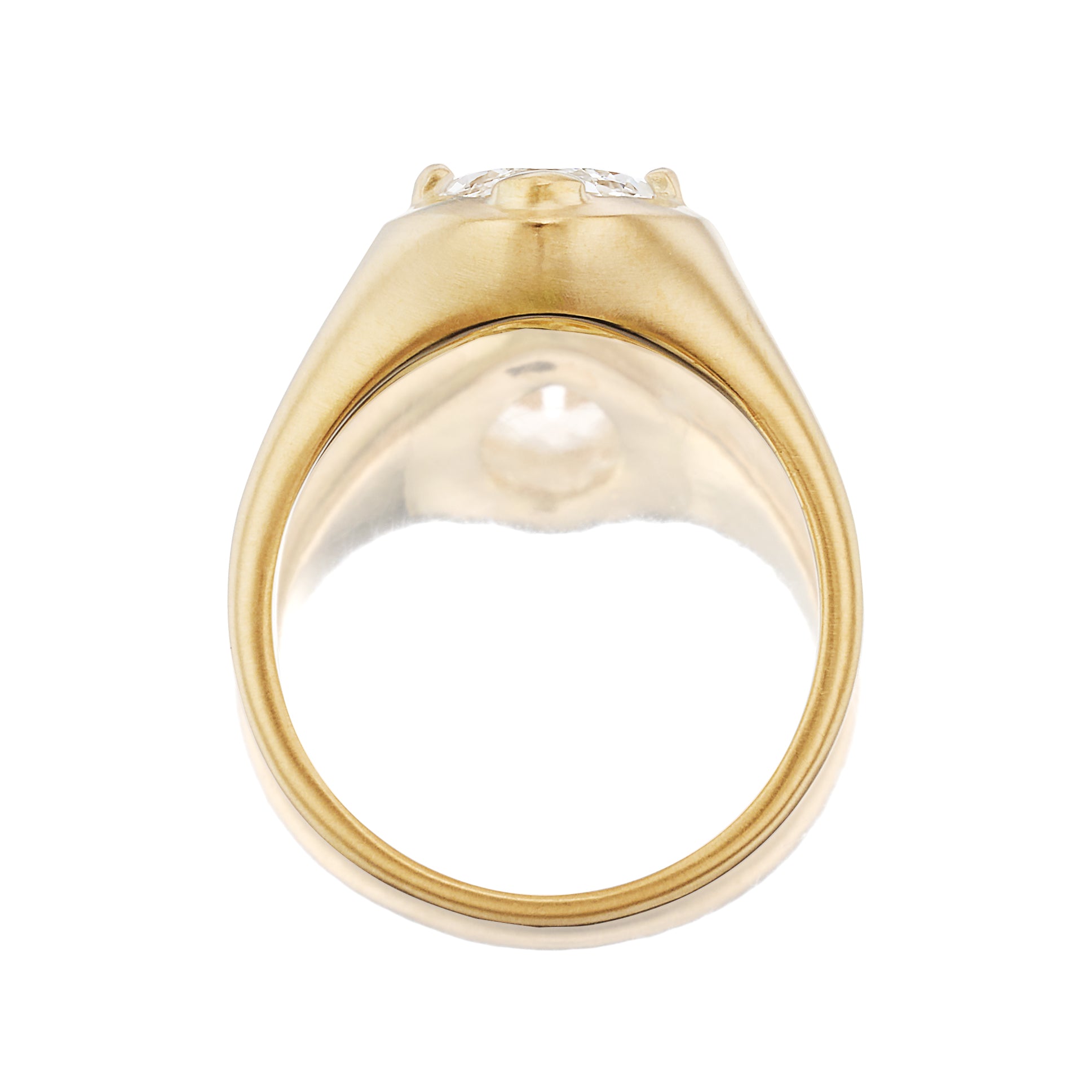 g-h-i color, vs clarity diamond in yellow gold setting
