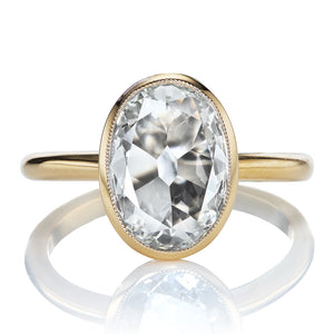 Spready 1.71-carat Oval Cut Diamond in Classic Gold Bezel