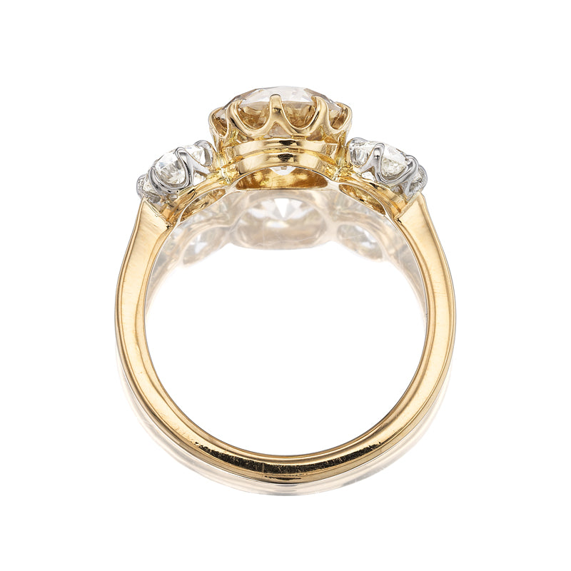 m-z color, vs clarity diamond in two-tone setting