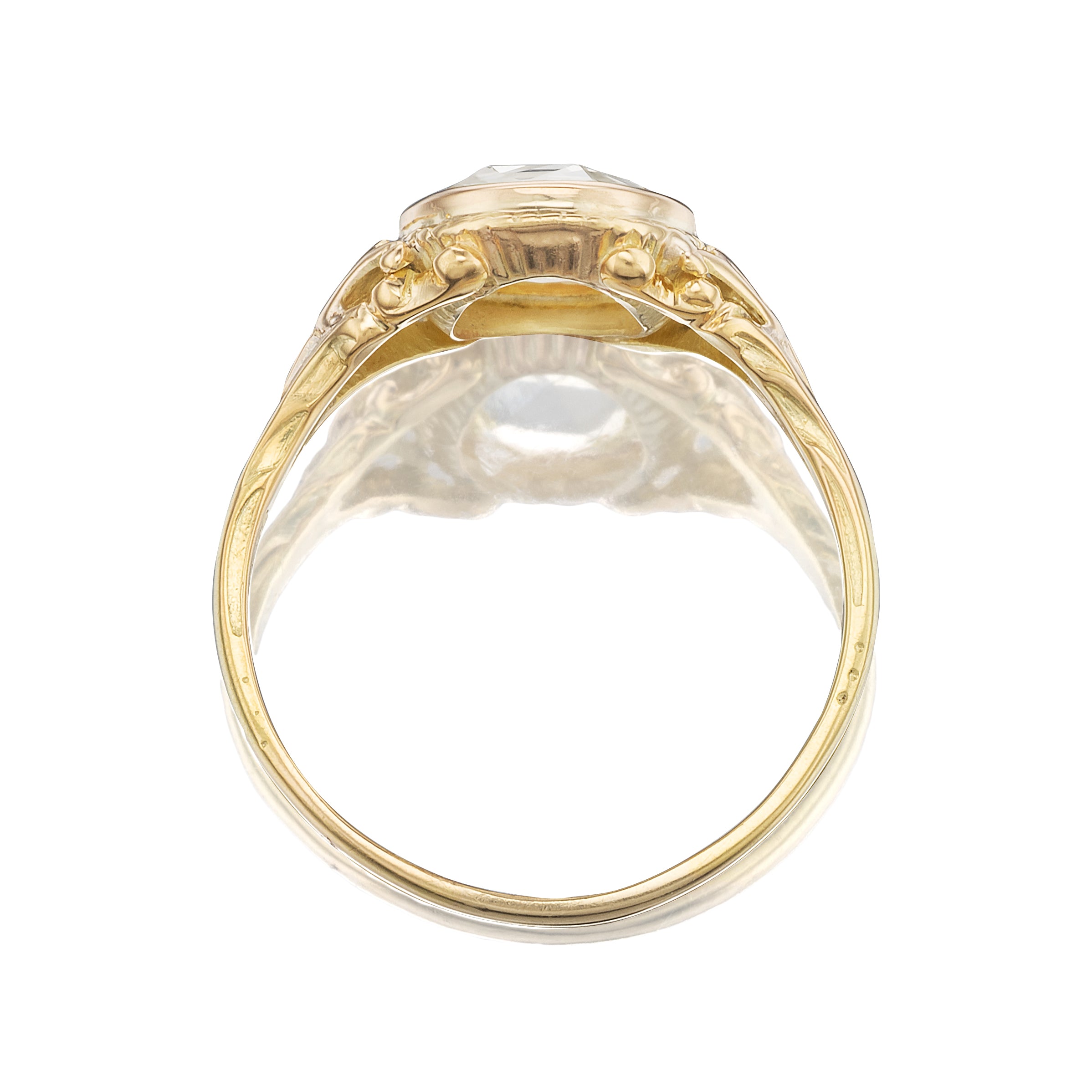 m-z color, si-i clarity diamond in yellow gold setting