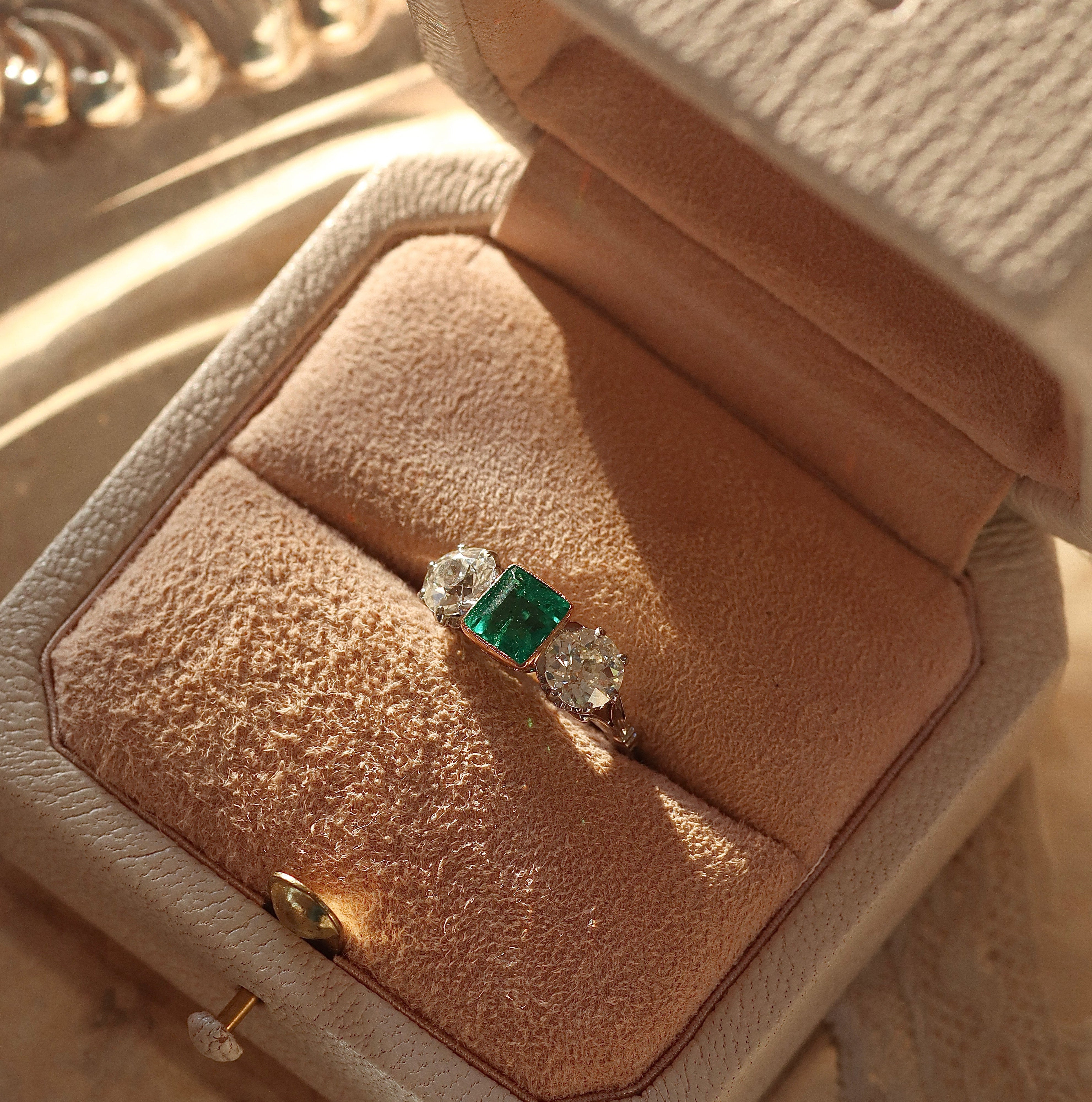 ANTIQUE diamond engagement ring with gemstone