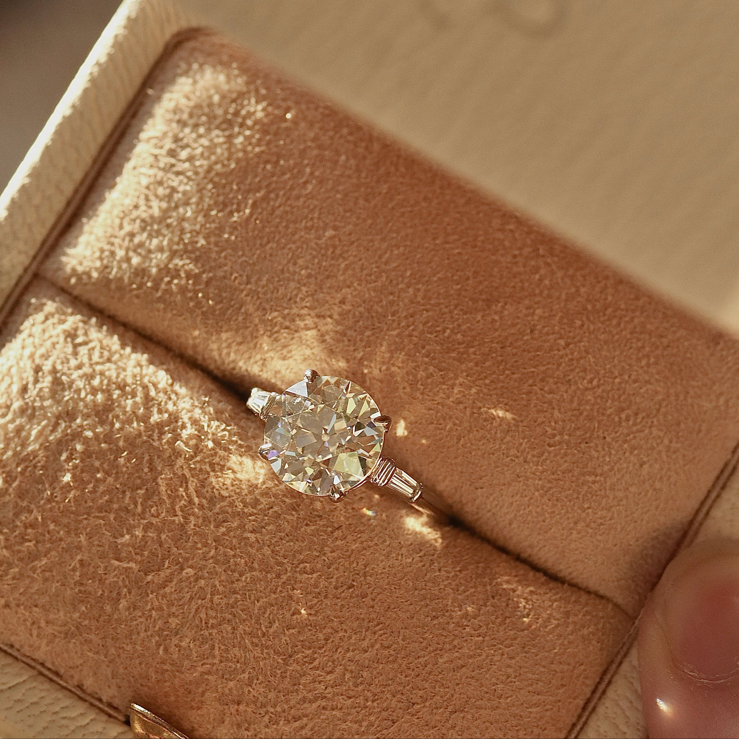 ANTIQUE diamond engagement ring