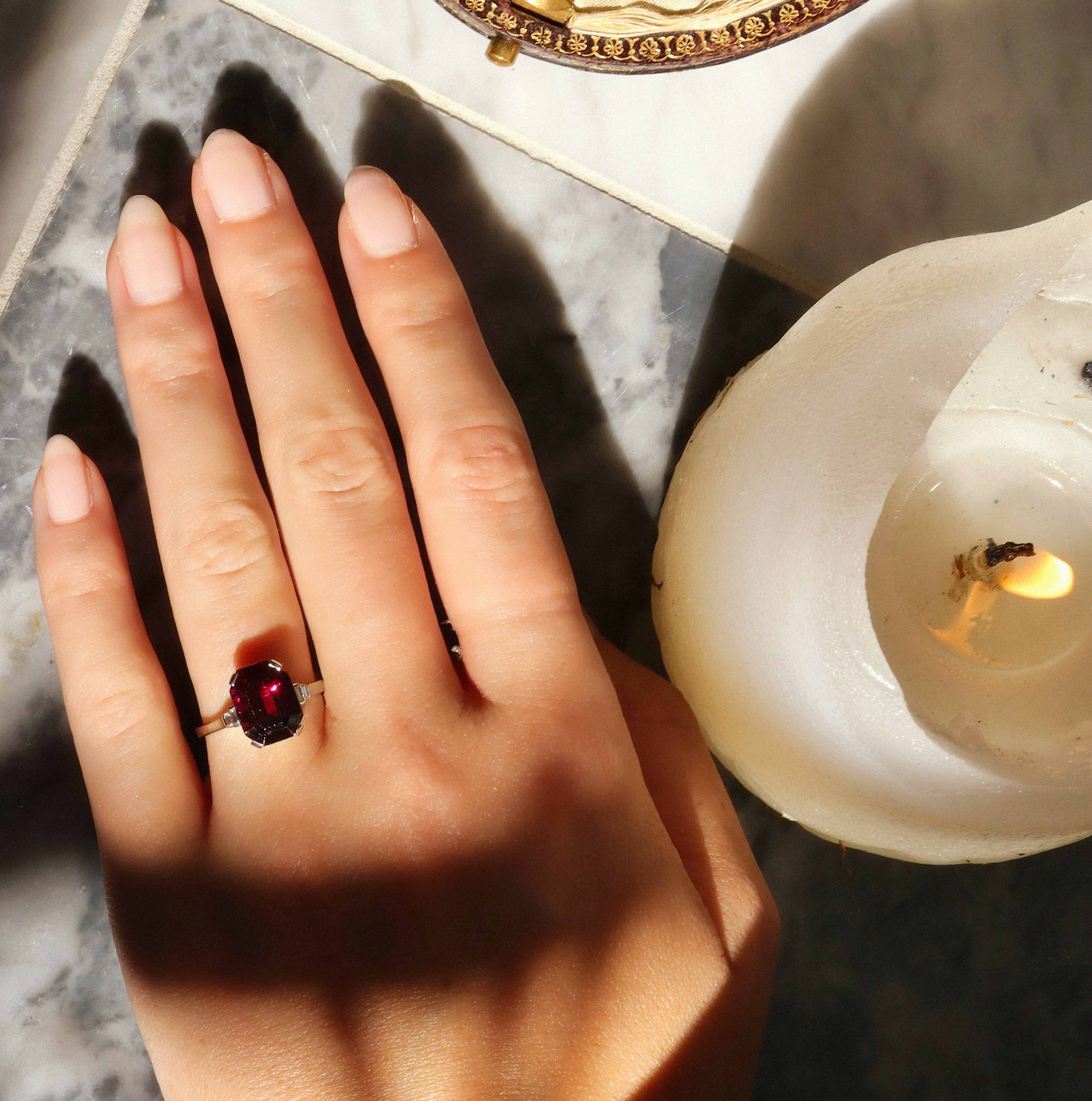 VINTAGE with gemstone