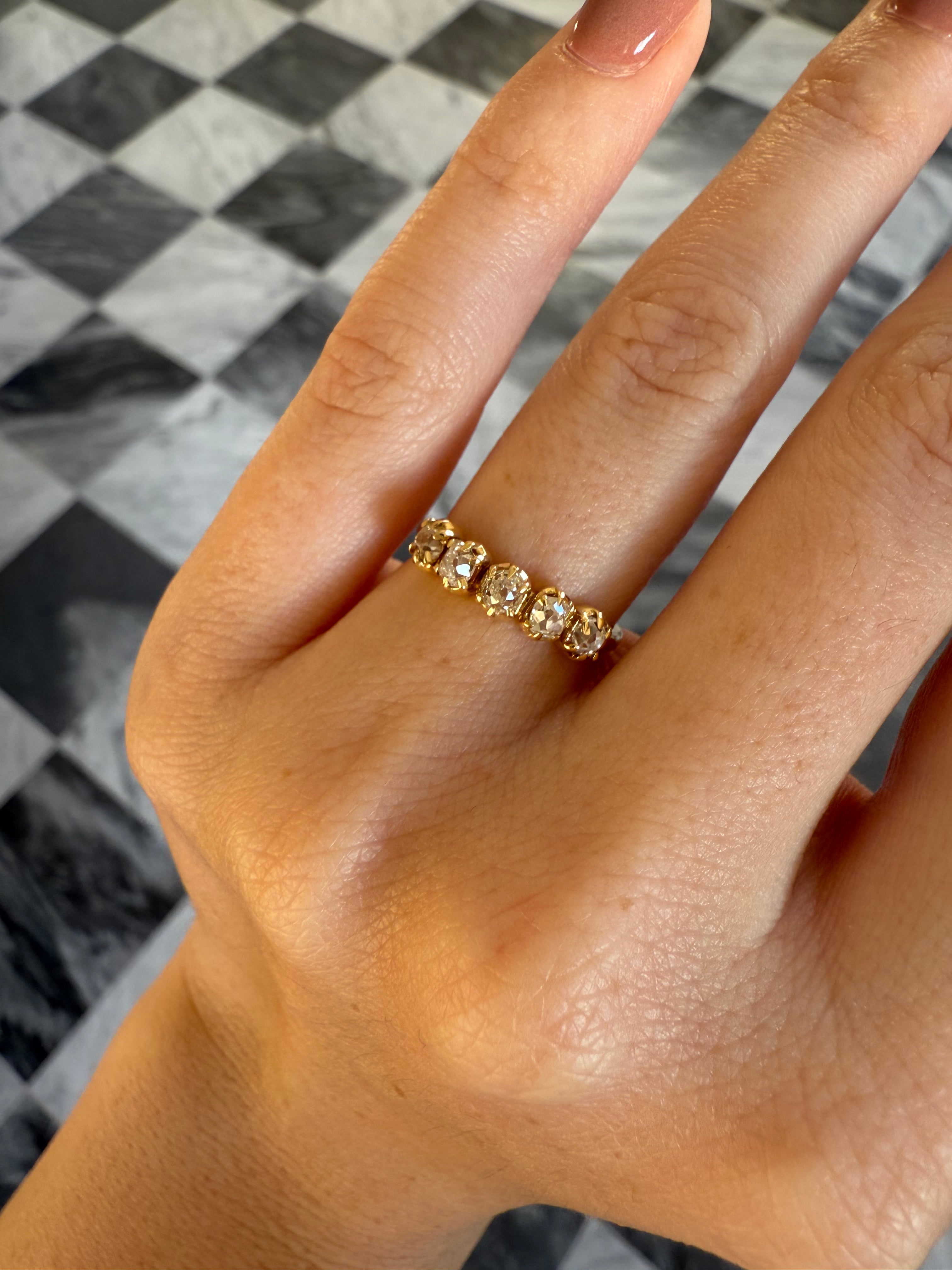 m-z color, vs clarity diamond in yellow gold setting