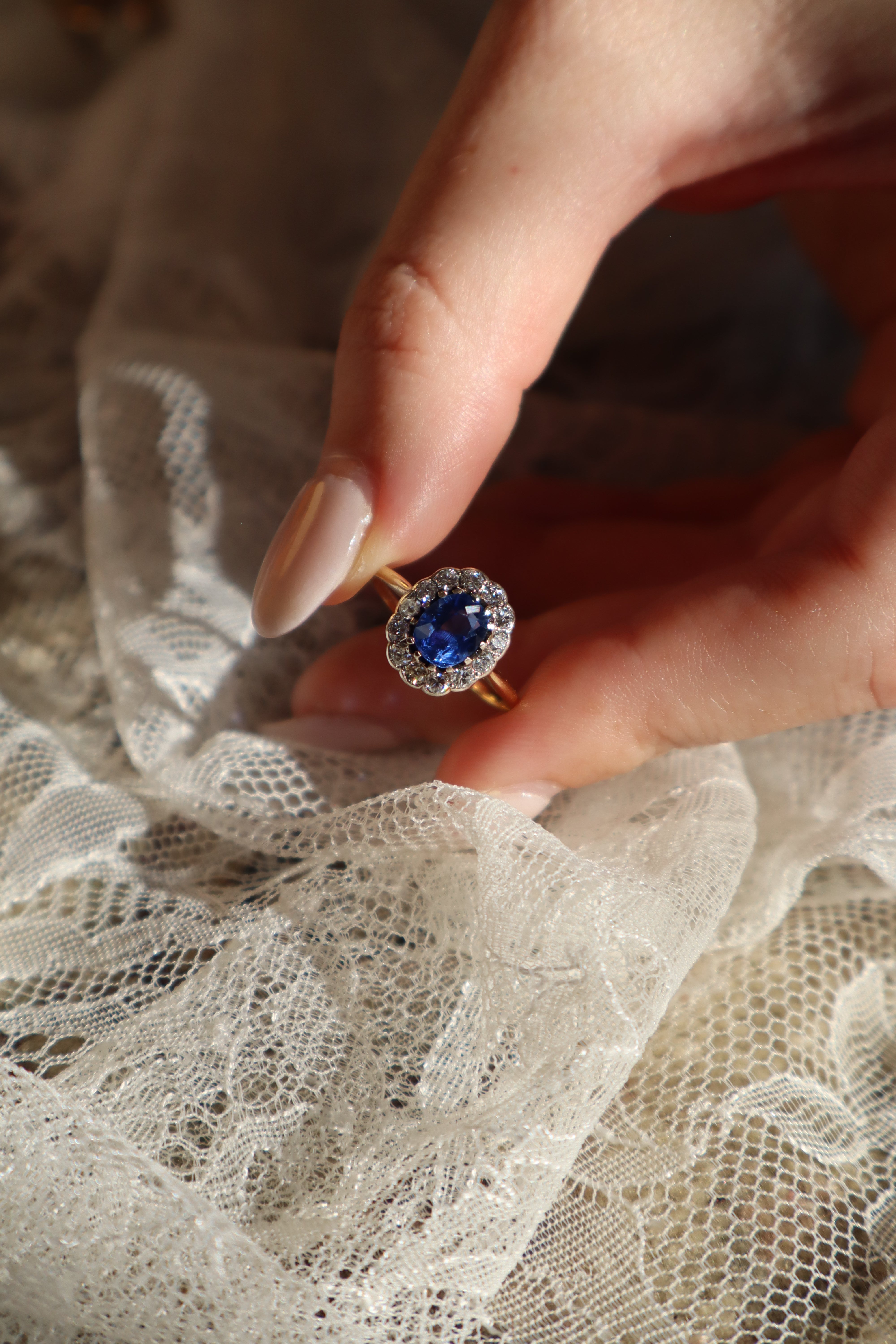 ANTIQUE diamond engagement ring with gemstone