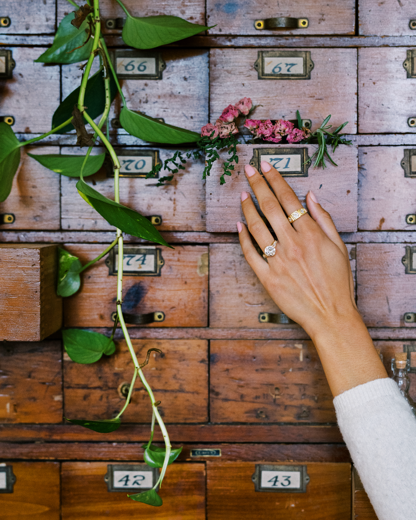 4-5 CaratsSolitaire Rings for sale 