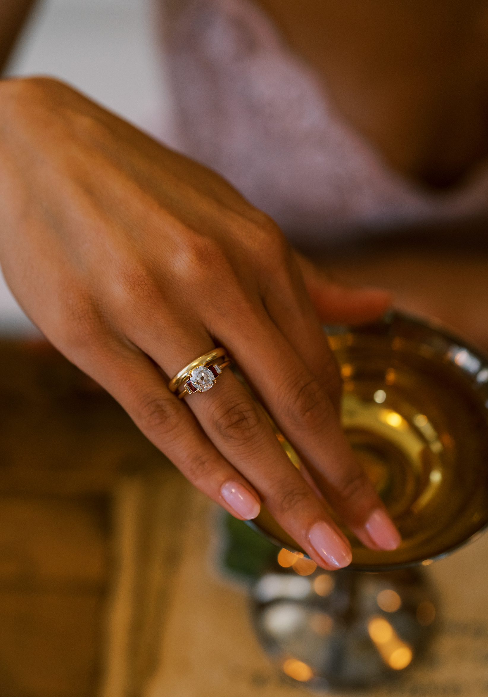 j-k-l color, si-i clarity diamond in yellow gold setting