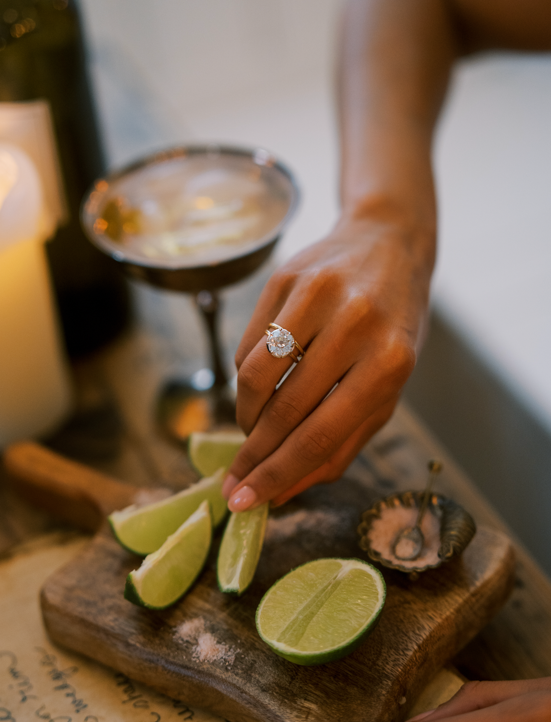 j-k-l color, si-i clarity diamond in two-tone setting