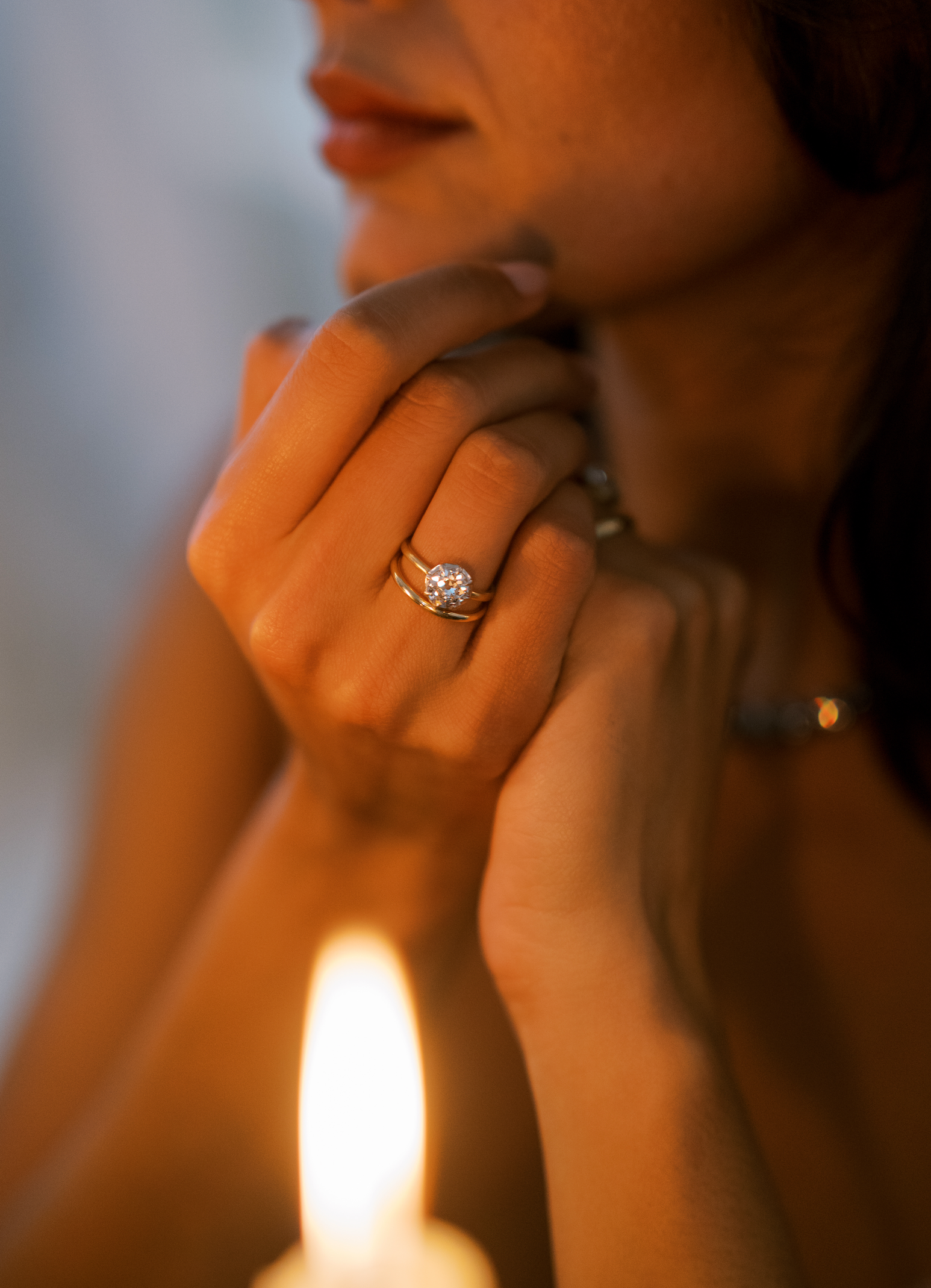 d-e-f color, vs clarity diamond in two-tone setting